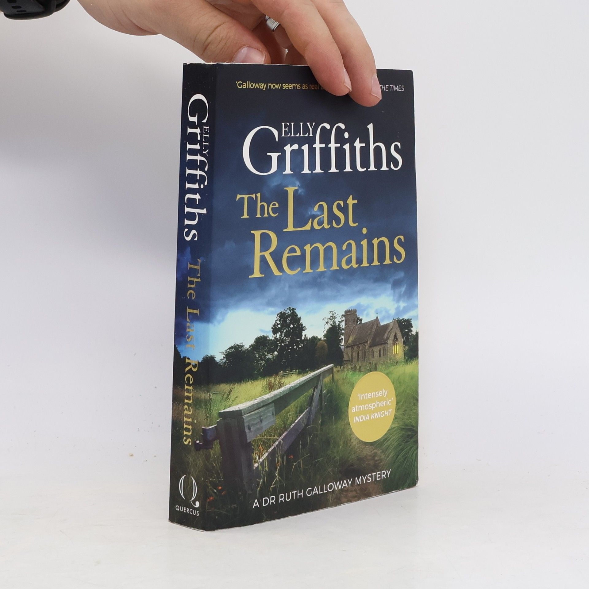 Elly Griffiths The Last Remains