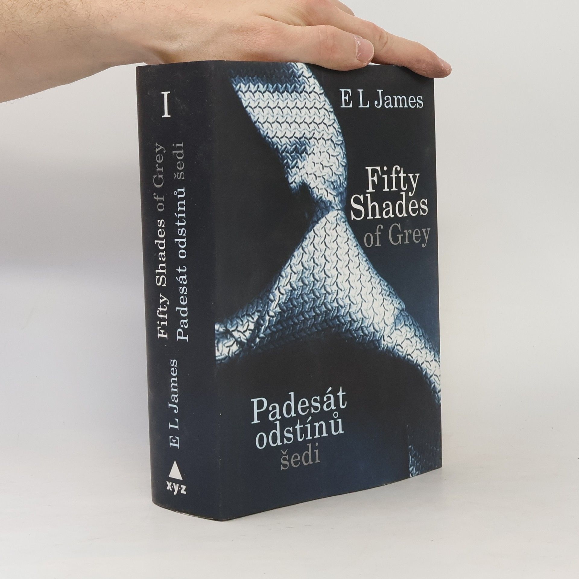 E. L. James Padesát odstínů šedi