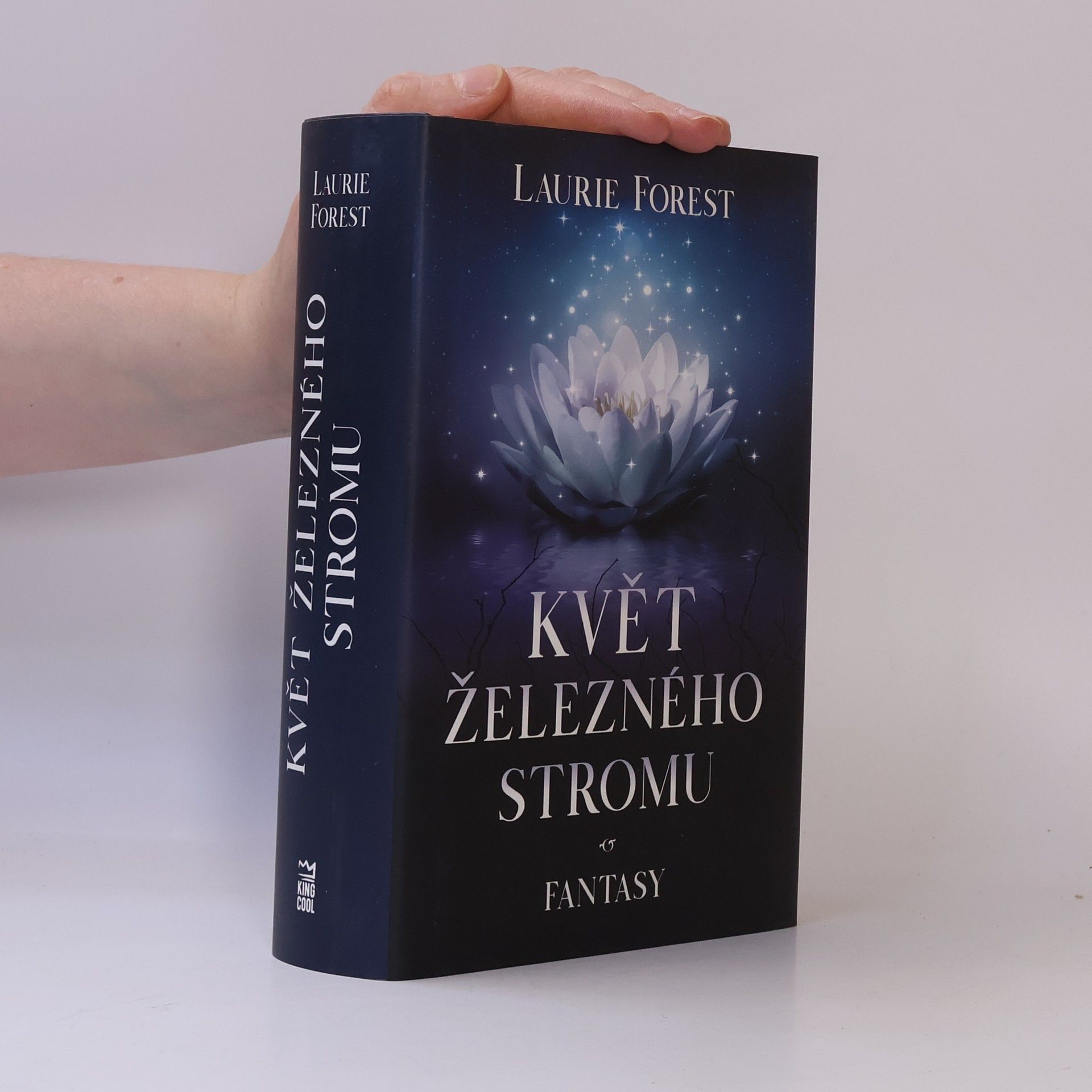 Laurie Forest Květ železného stromu