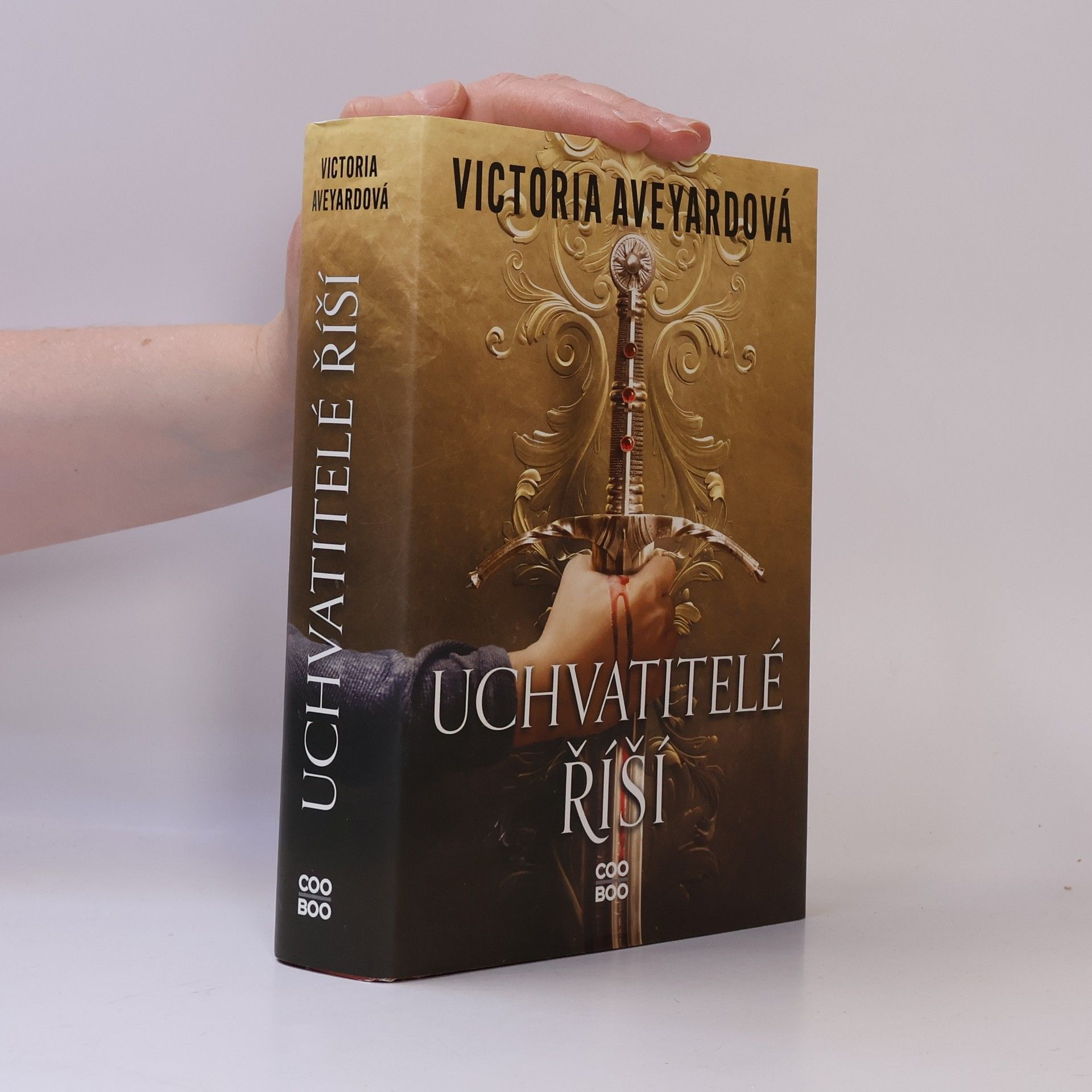Victoria Aveyard Uchvatitelé říší