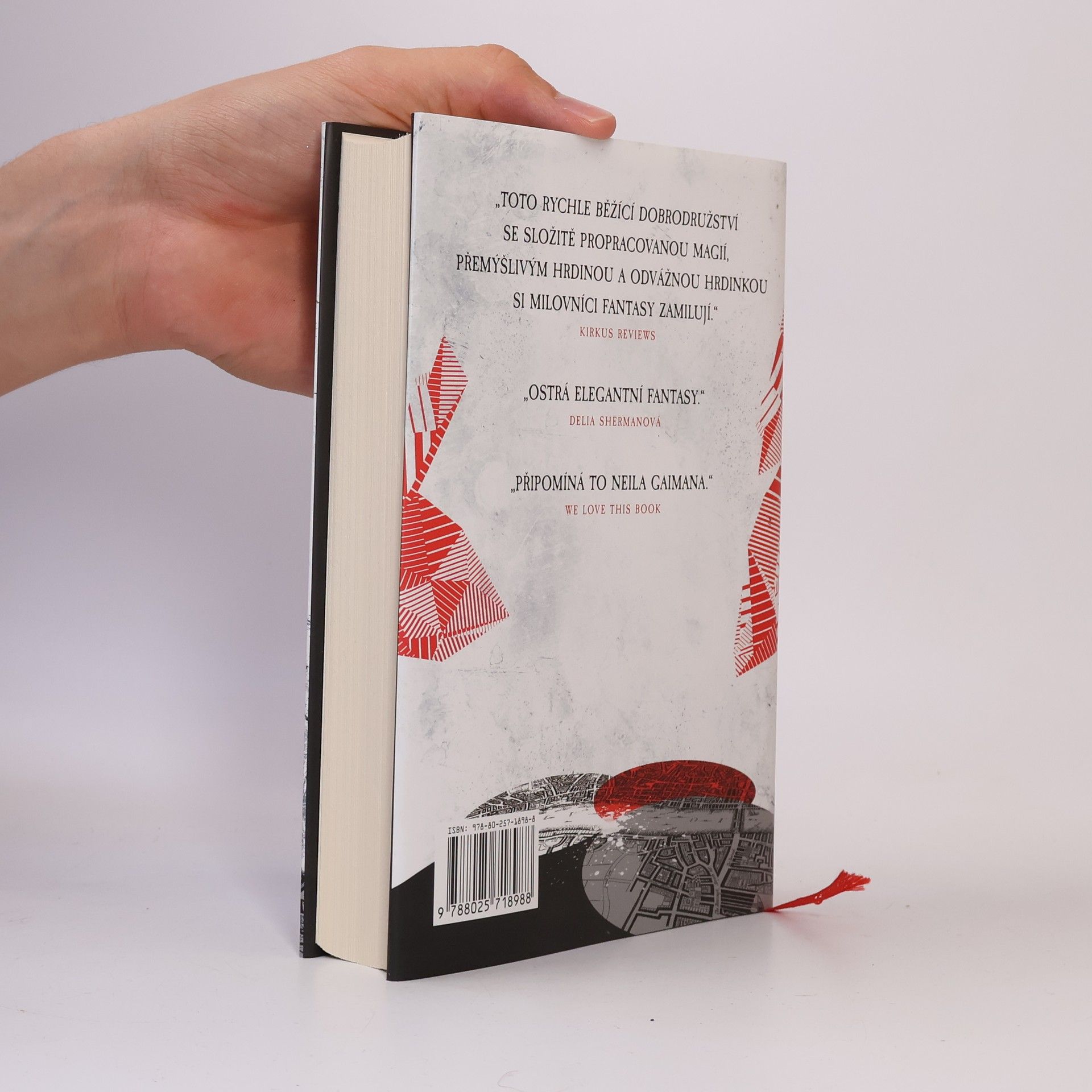 Victoria Schwab Temnější tvář magie