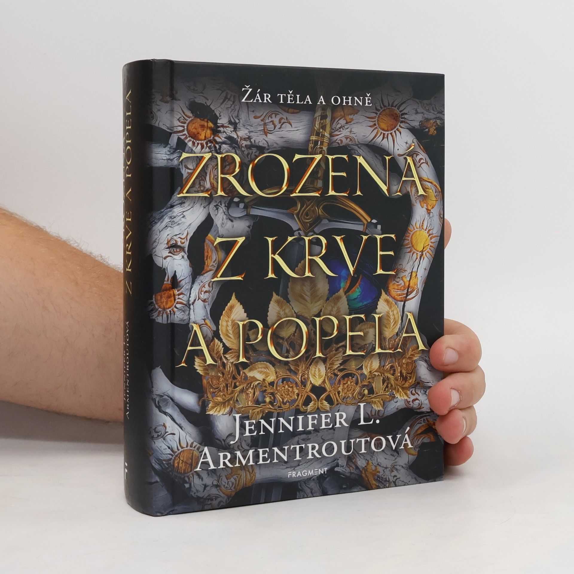 Jennifer L. Armentrout Zrozená z krve a popela