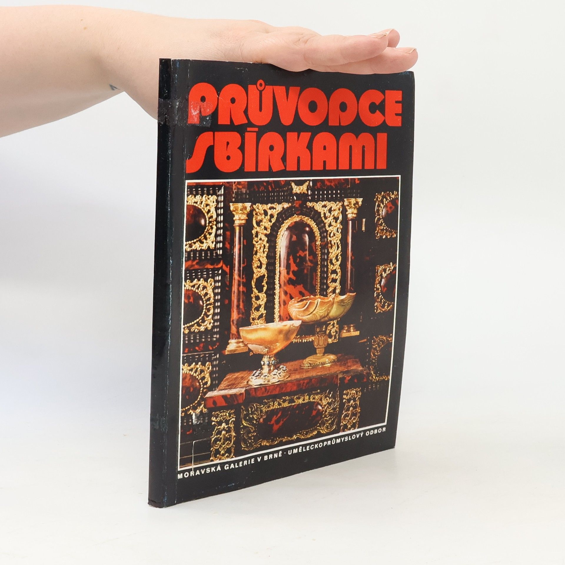 Průvodce sbírkami Uměleckoprůmyslového odboru MG