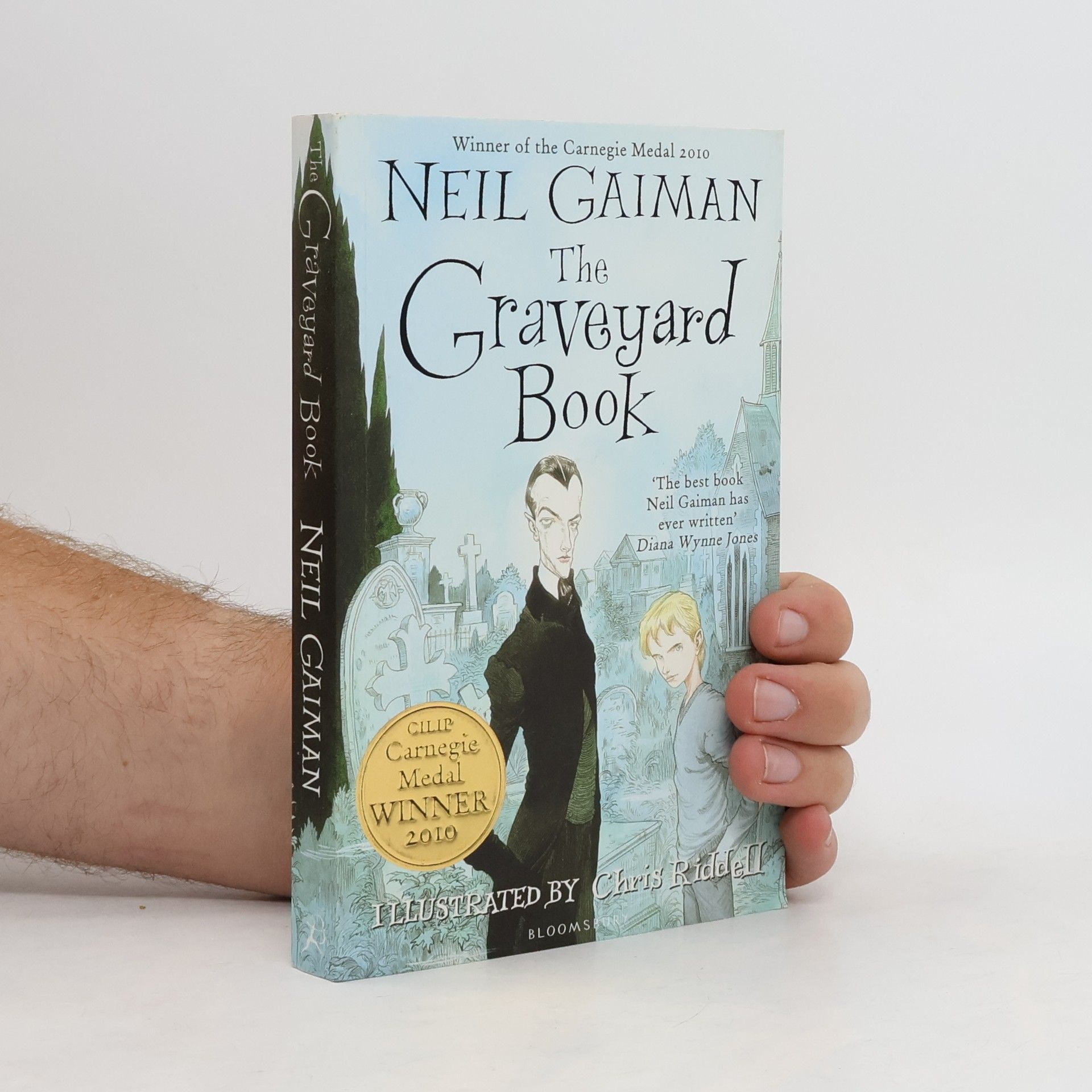 Neil Gaiman The graveyard book