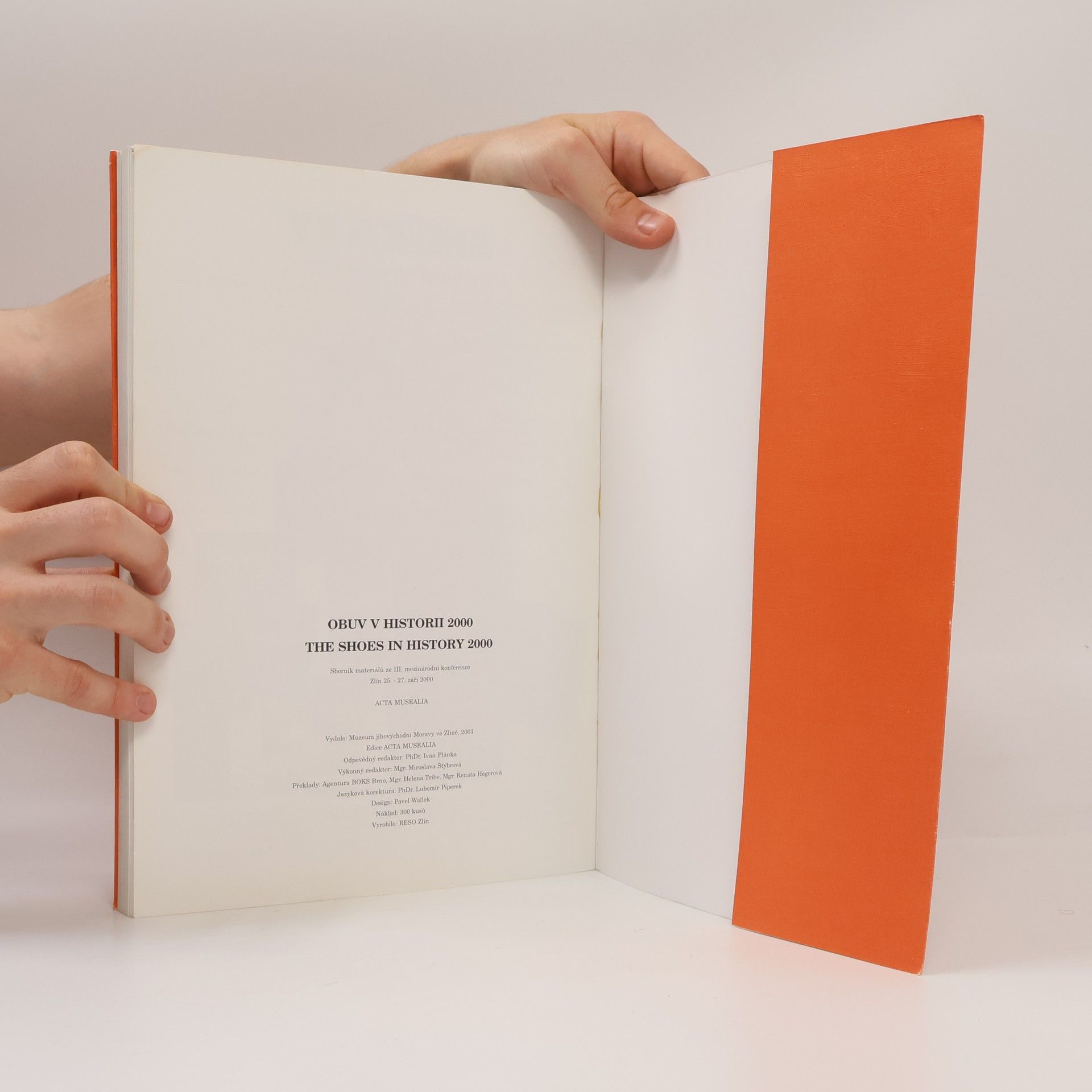 Various authors Obuv v historii 2000