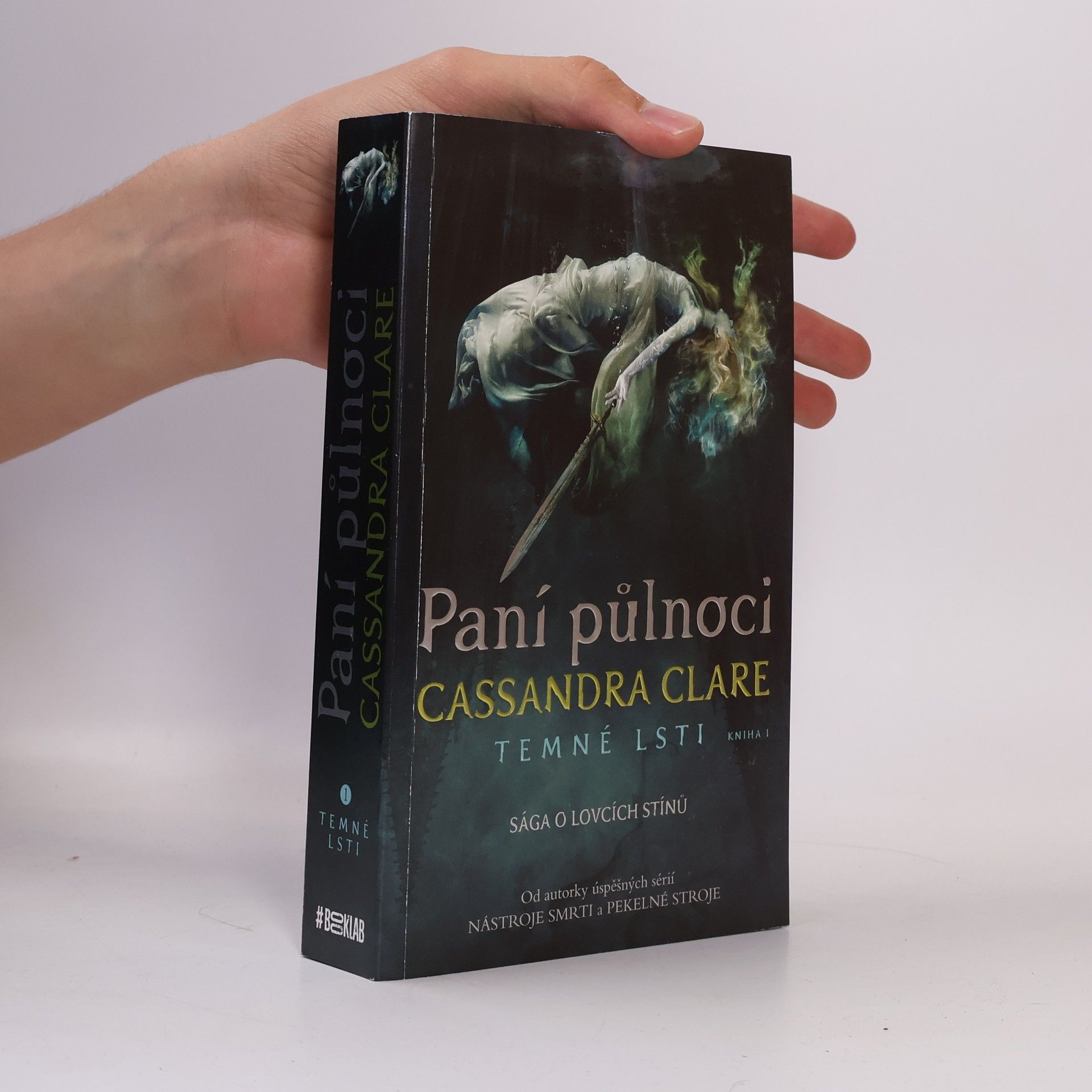 Cassandra Clare Temné lsti. Kniha první, Paní půlnoci