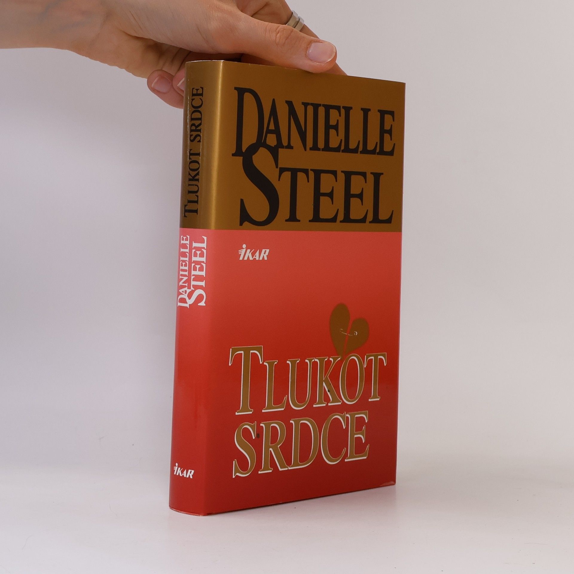 Danielle Steel Tlukot srdce