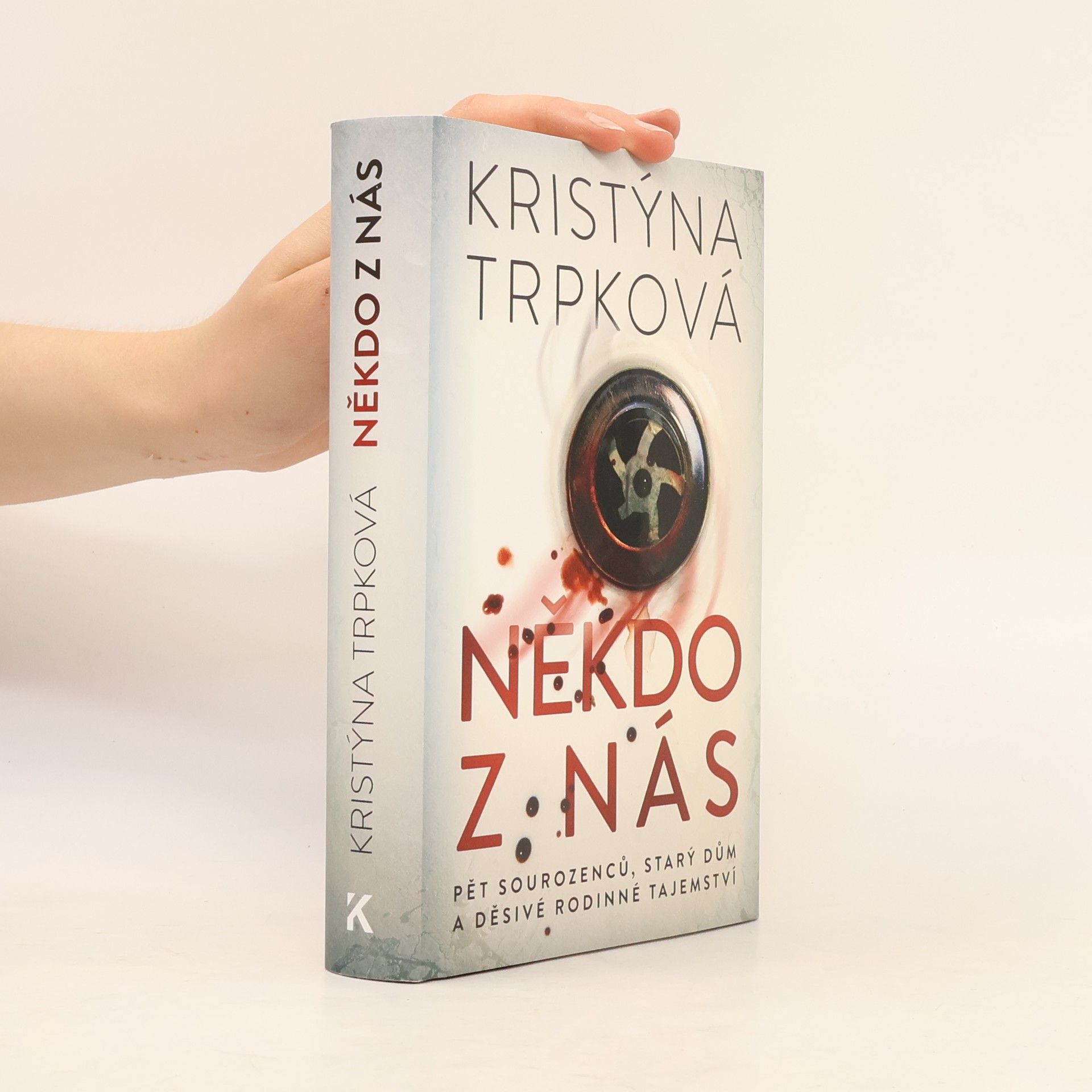 Někdo z nás