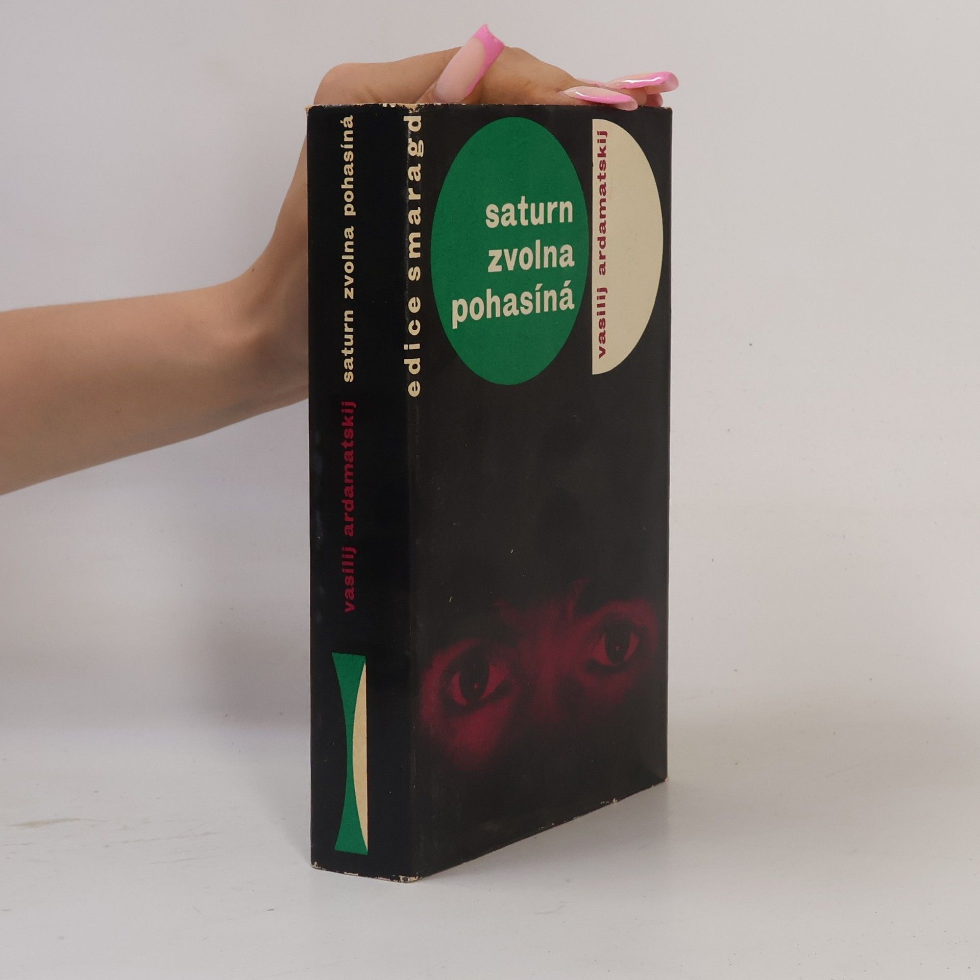 Saturn zvolna pohasíná