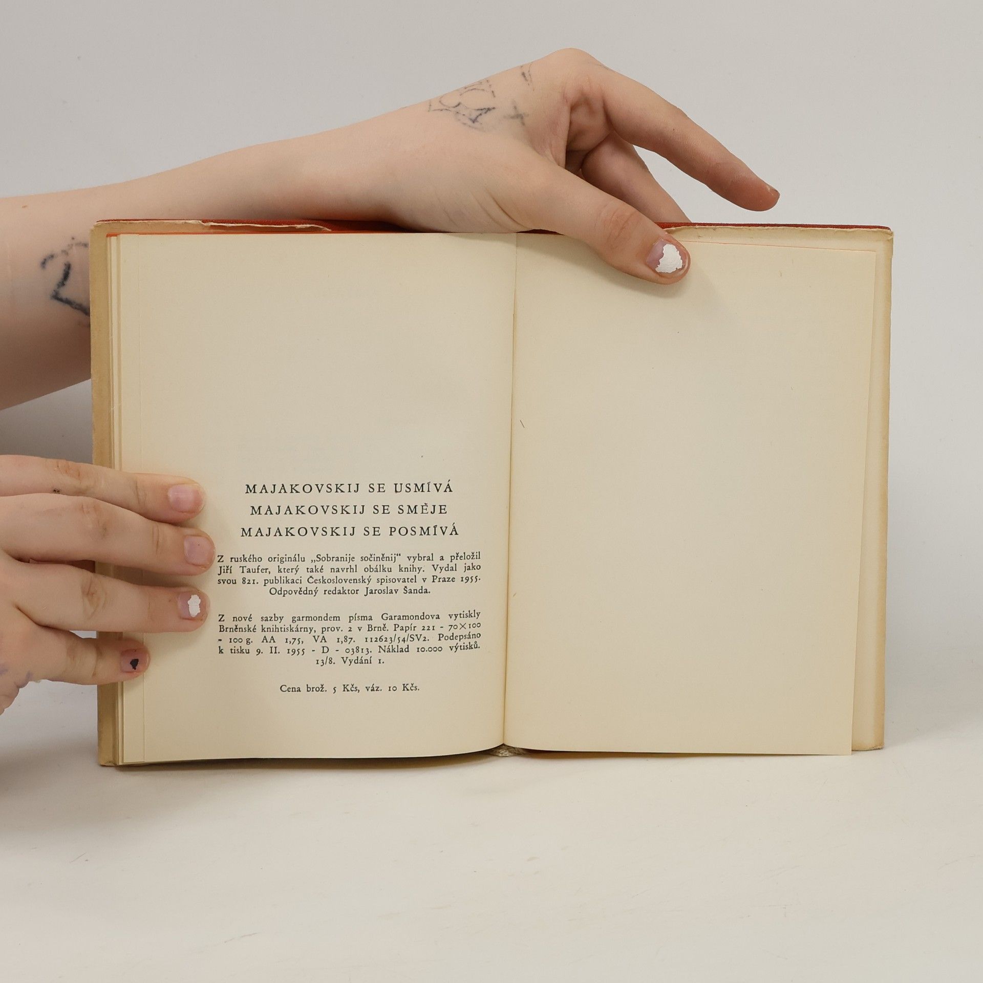 Vladimir Mayakovsky Majakovskij se usmívá. Majakovskij se směje. Majakovskij se posmívá