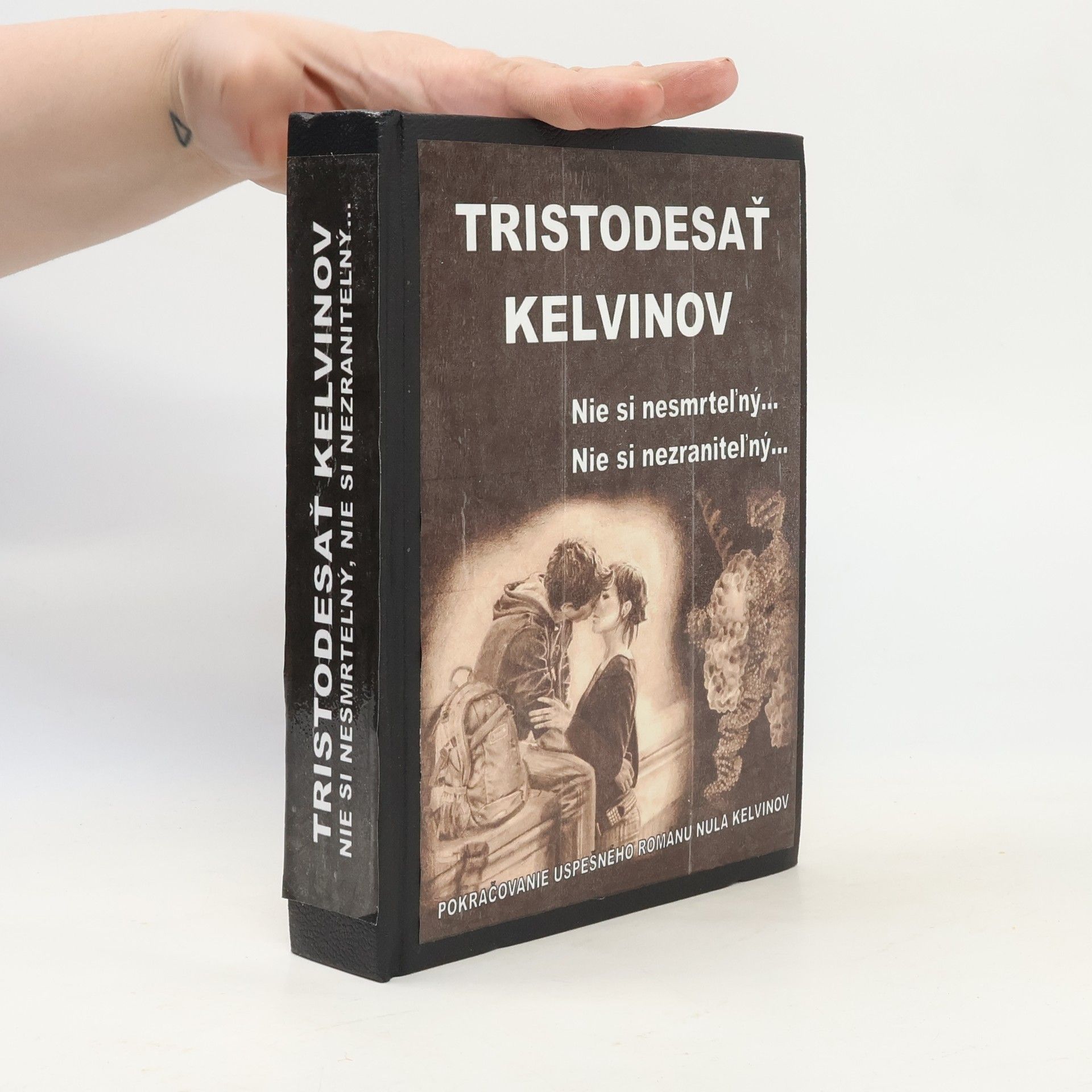 Jana Plauchová Tristodesať kelvinov