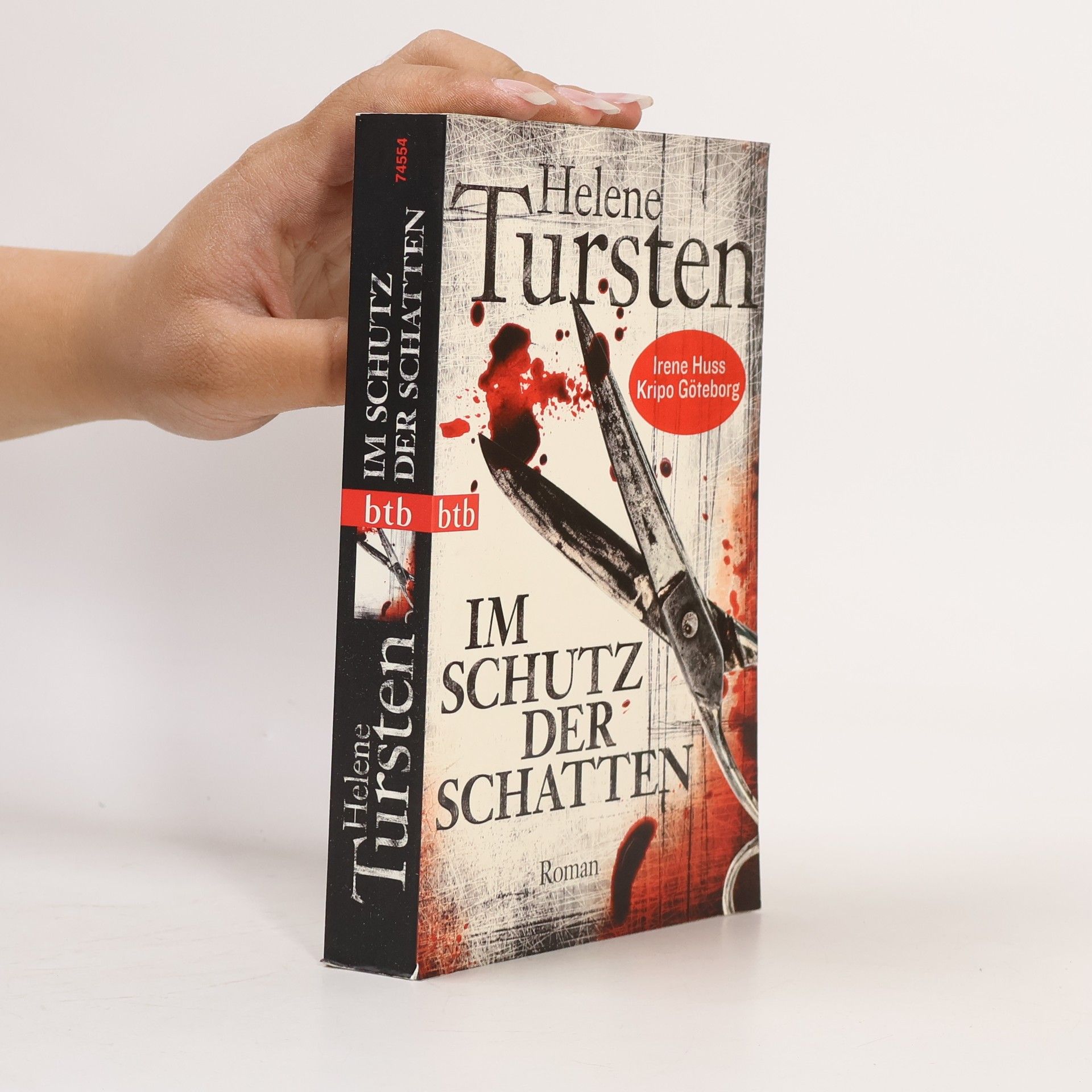 Helene Tursten Im Schutz der Schatten
