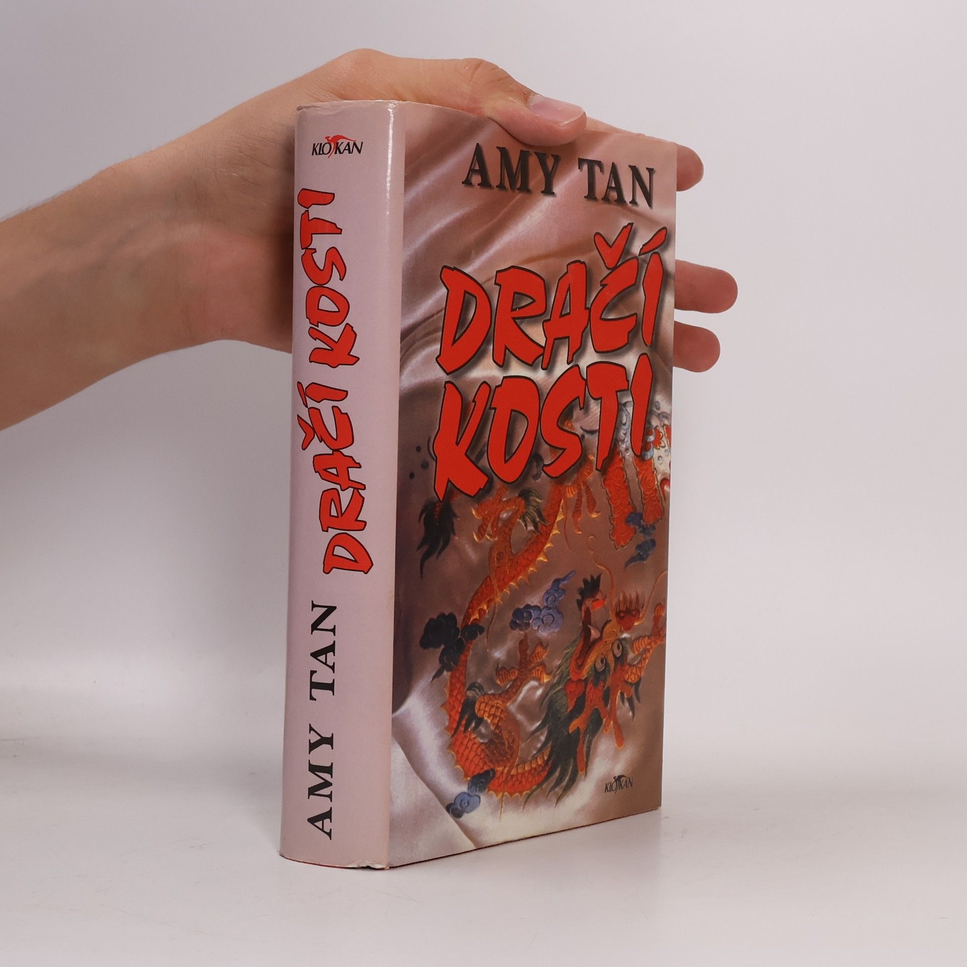 Amy Tan Dračí kosti