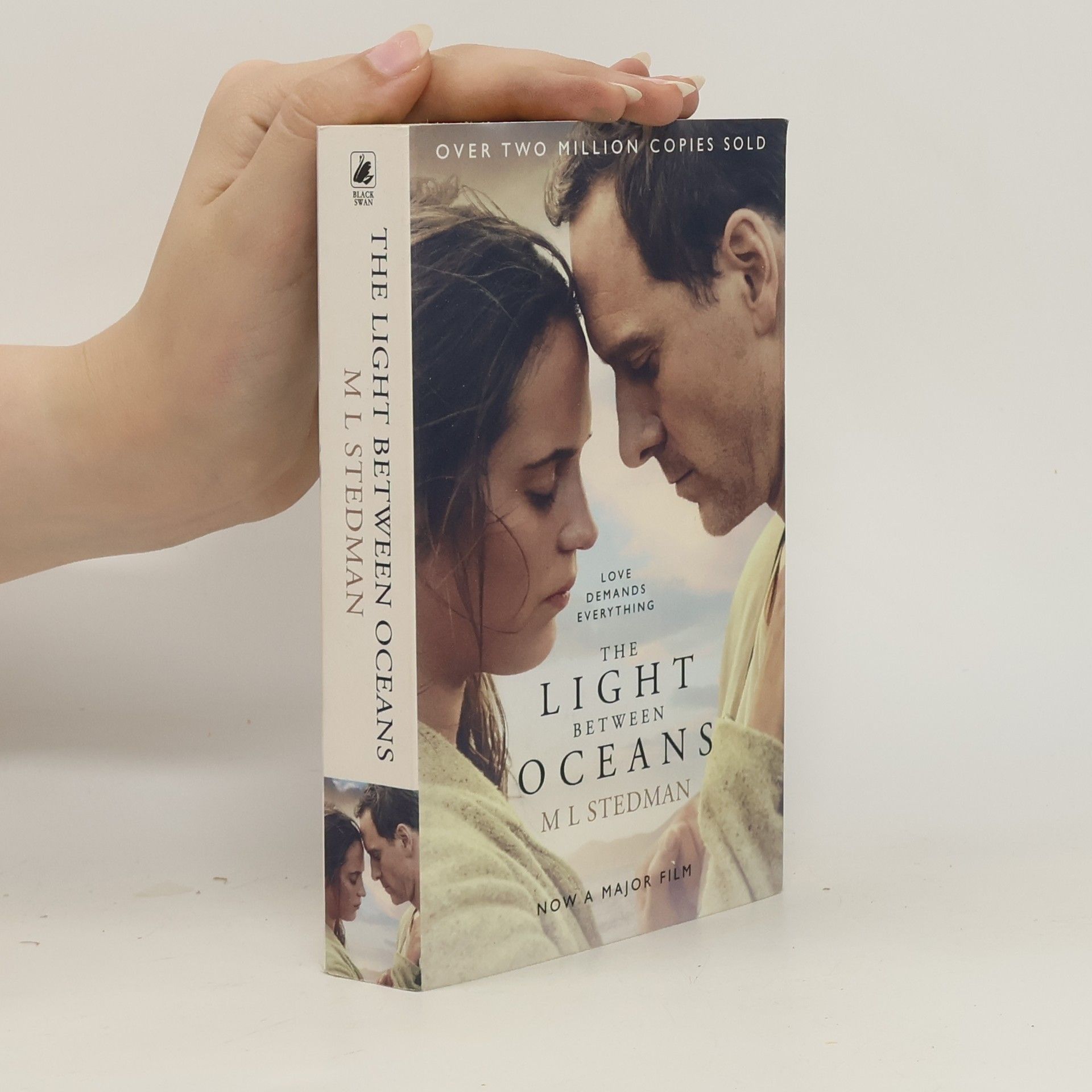 M. L. Stedman The Light Between Oceans