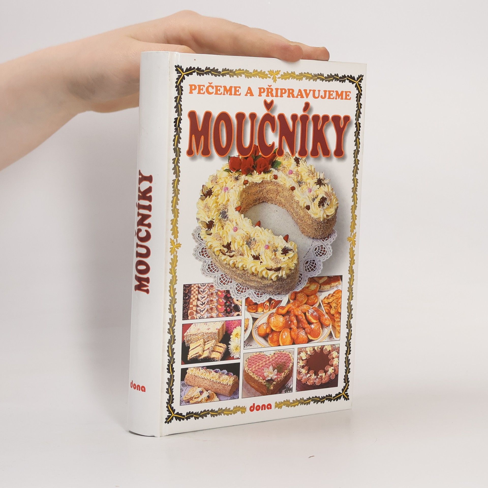 Collectif d'auteurs Pečeme a připravujeme moučníky
