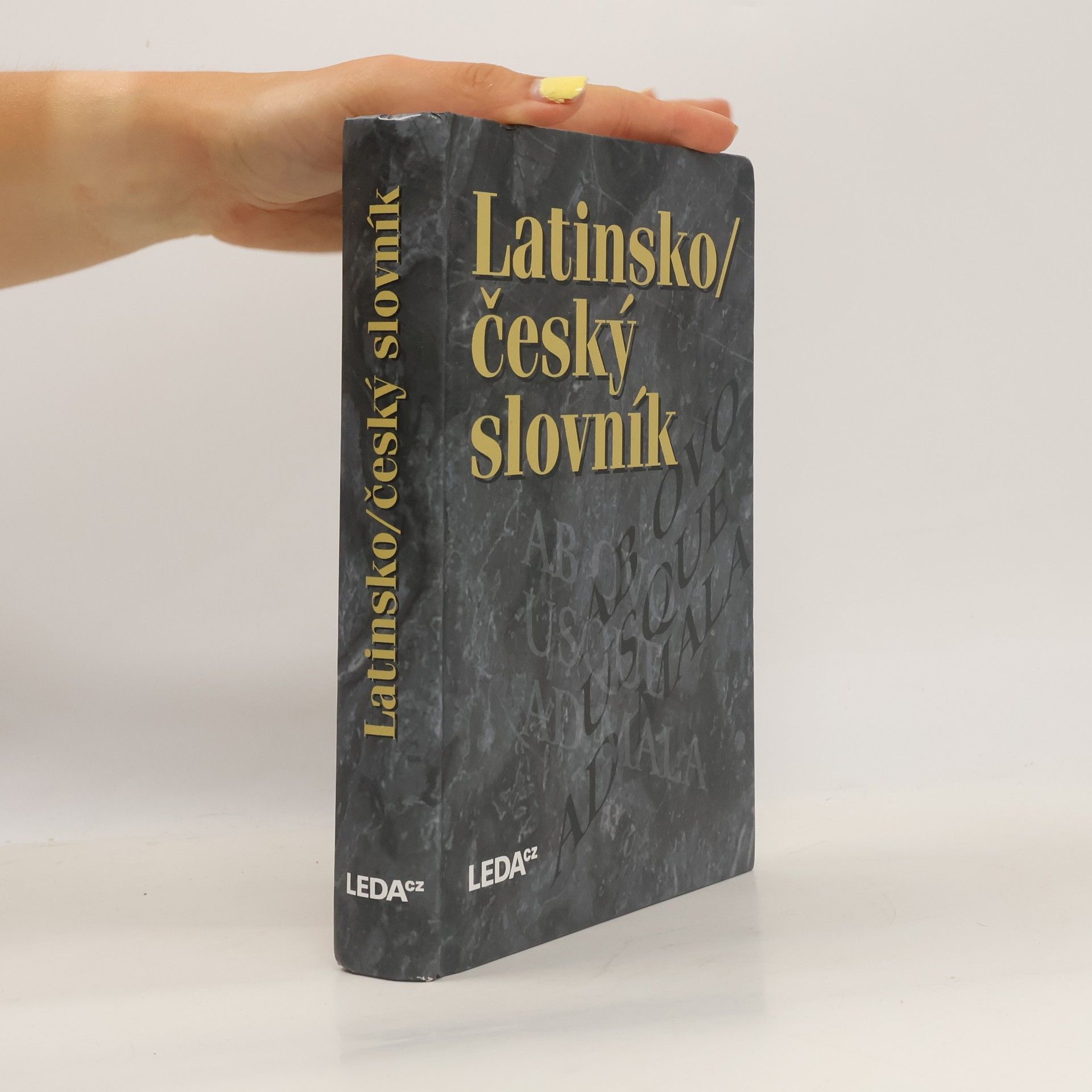 Autores varios Latinsko/český slovník