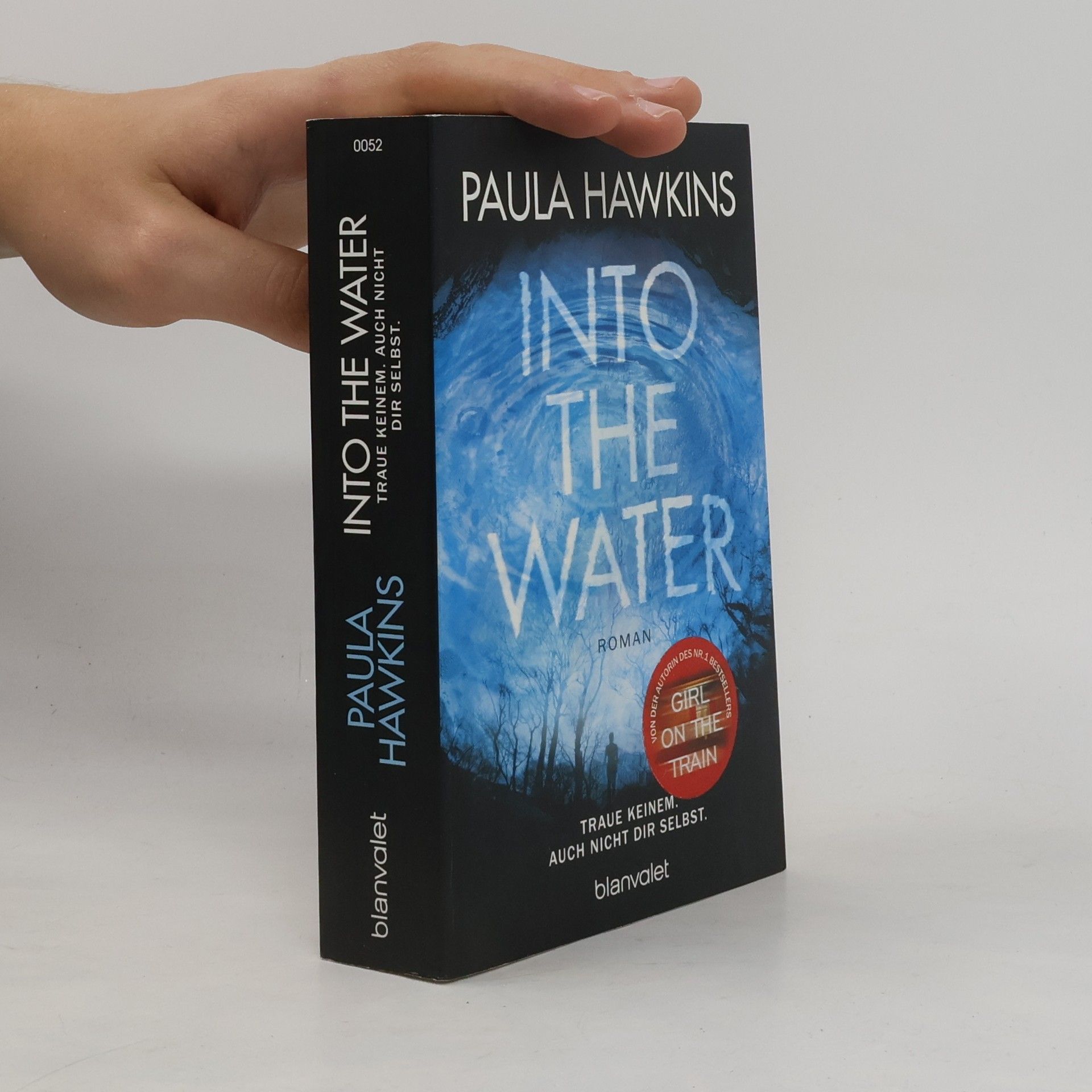 Paula Hawkins Into the Water