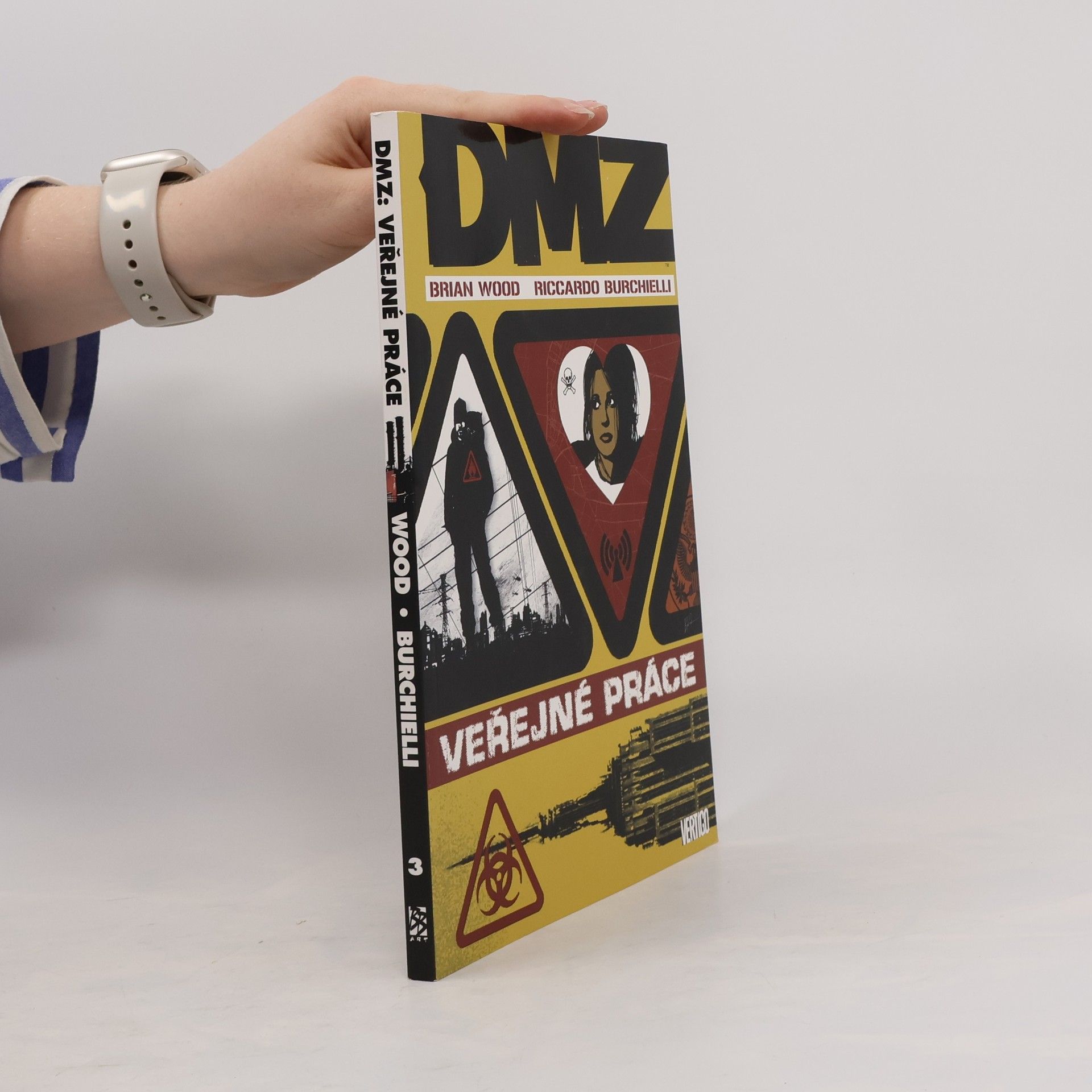Brian Wood DMZ. Veřejné práce