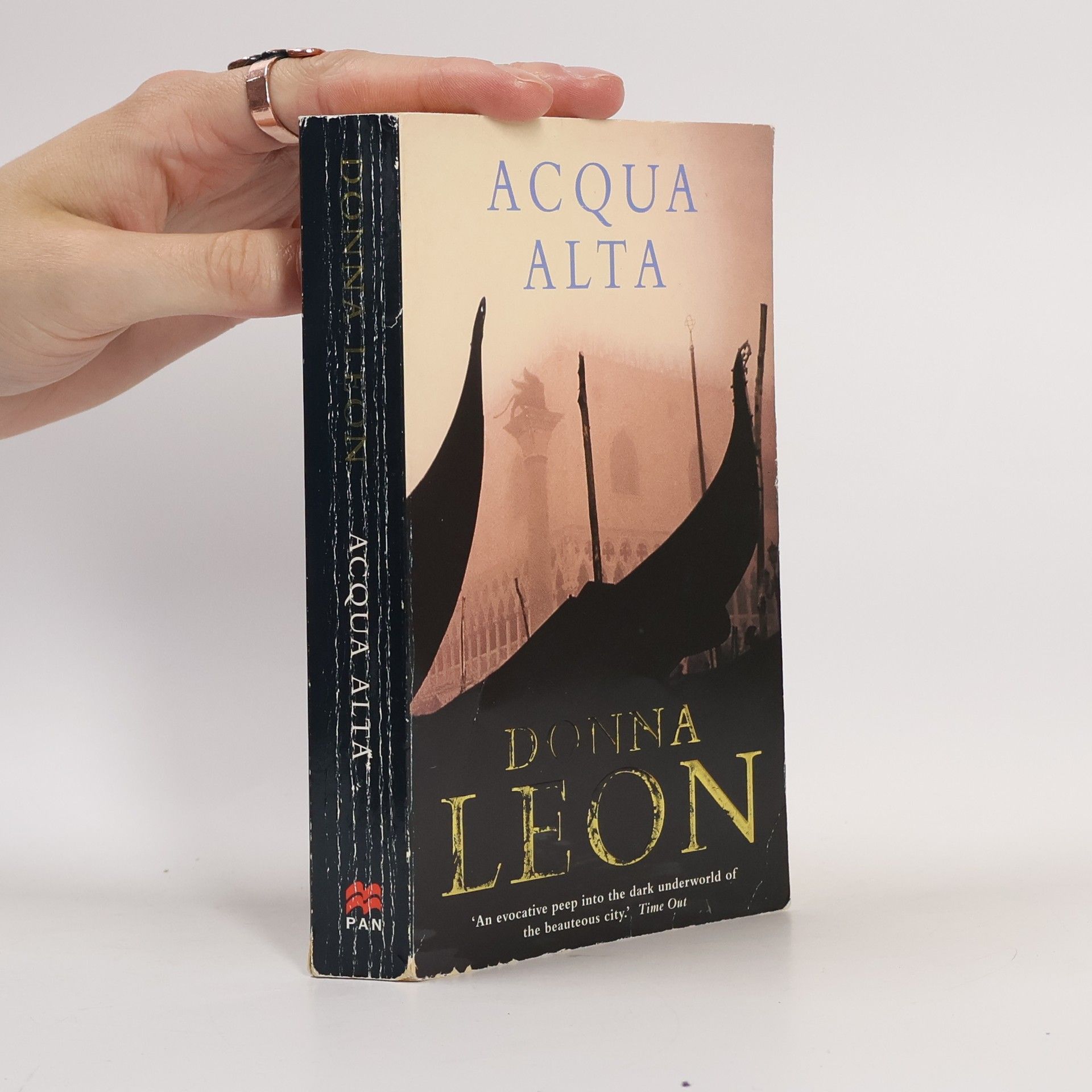 Donna Leon Acqua Alta