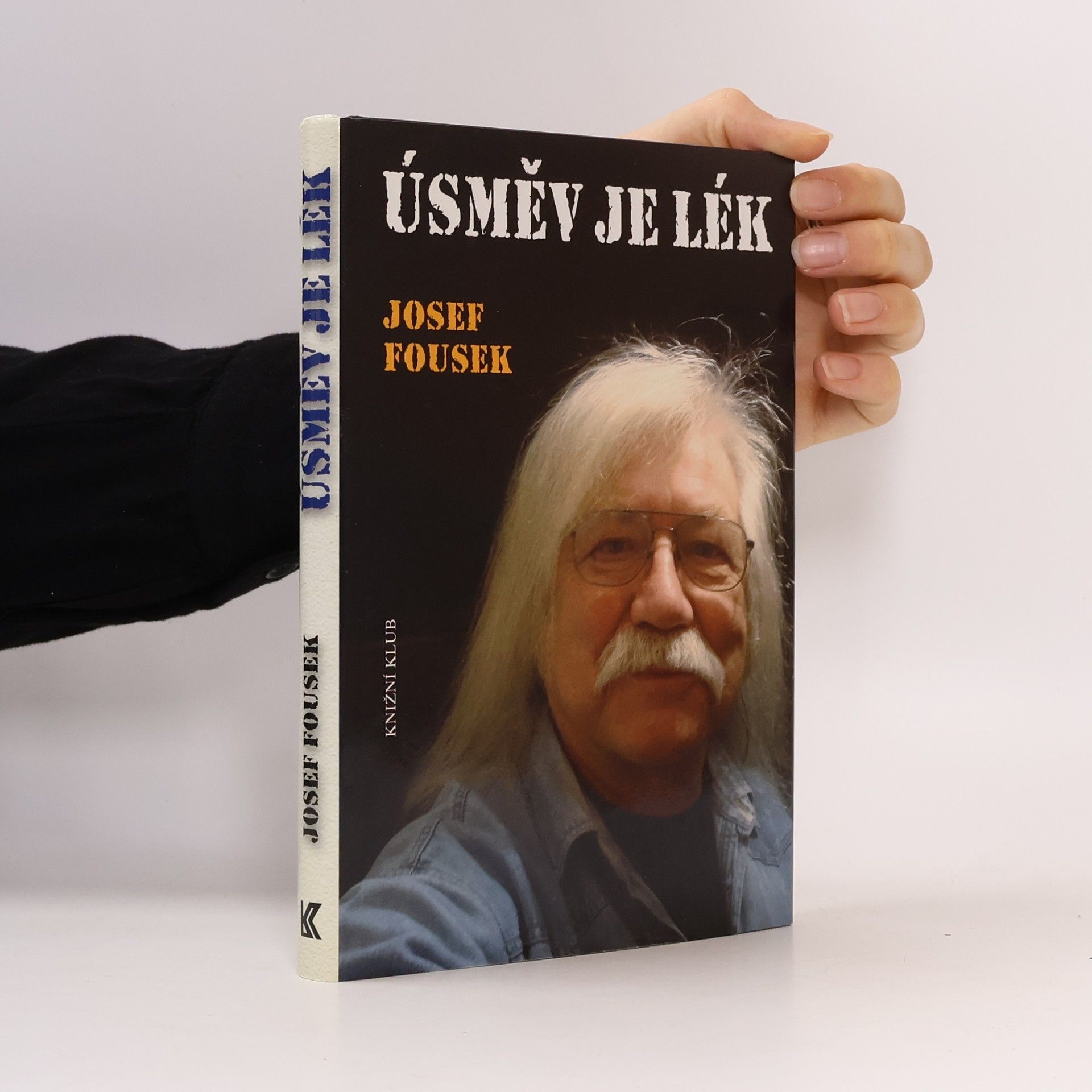 Úsměv je lék: Příběhy, fejetony, texty, básně, satira