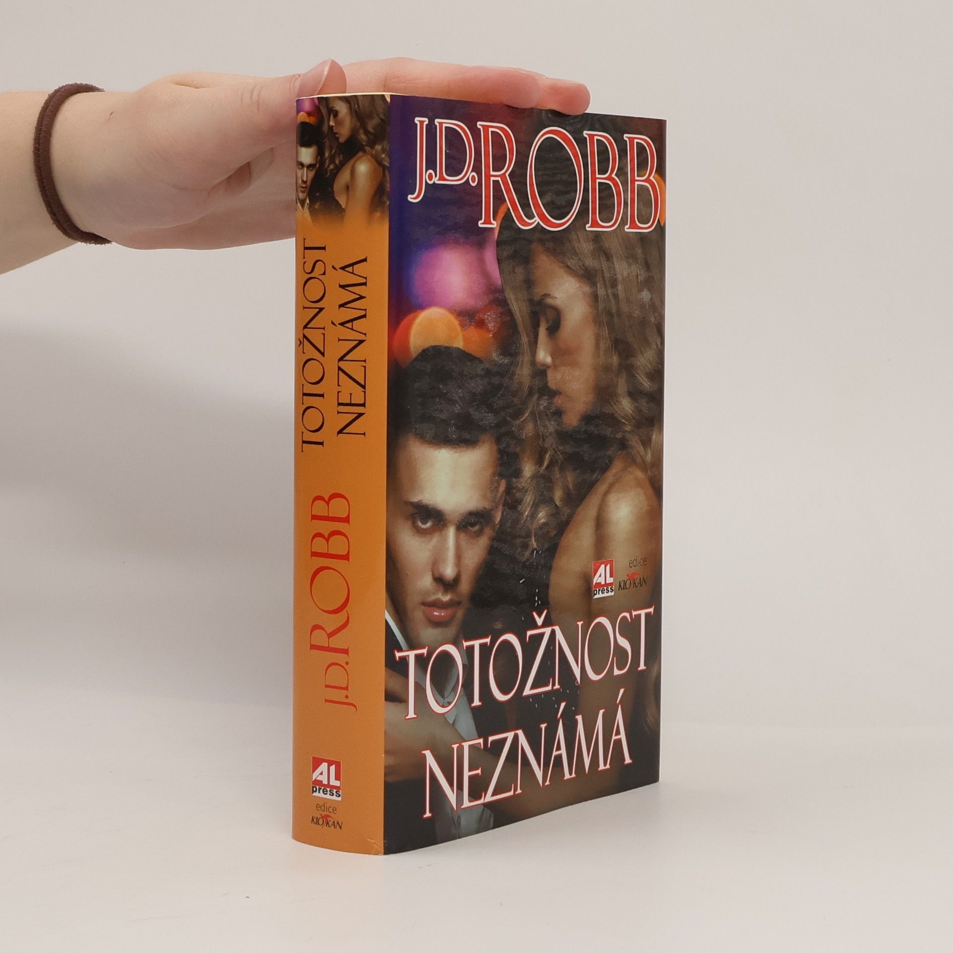 Nora Roberts Totožnost neznámá