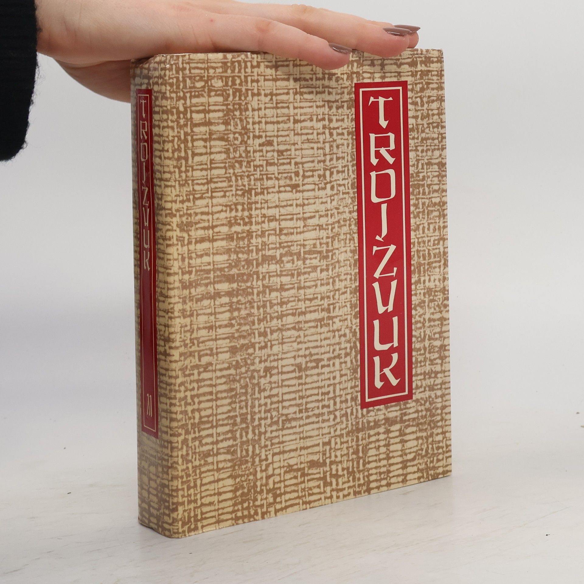 Autores varios Trojzvuk