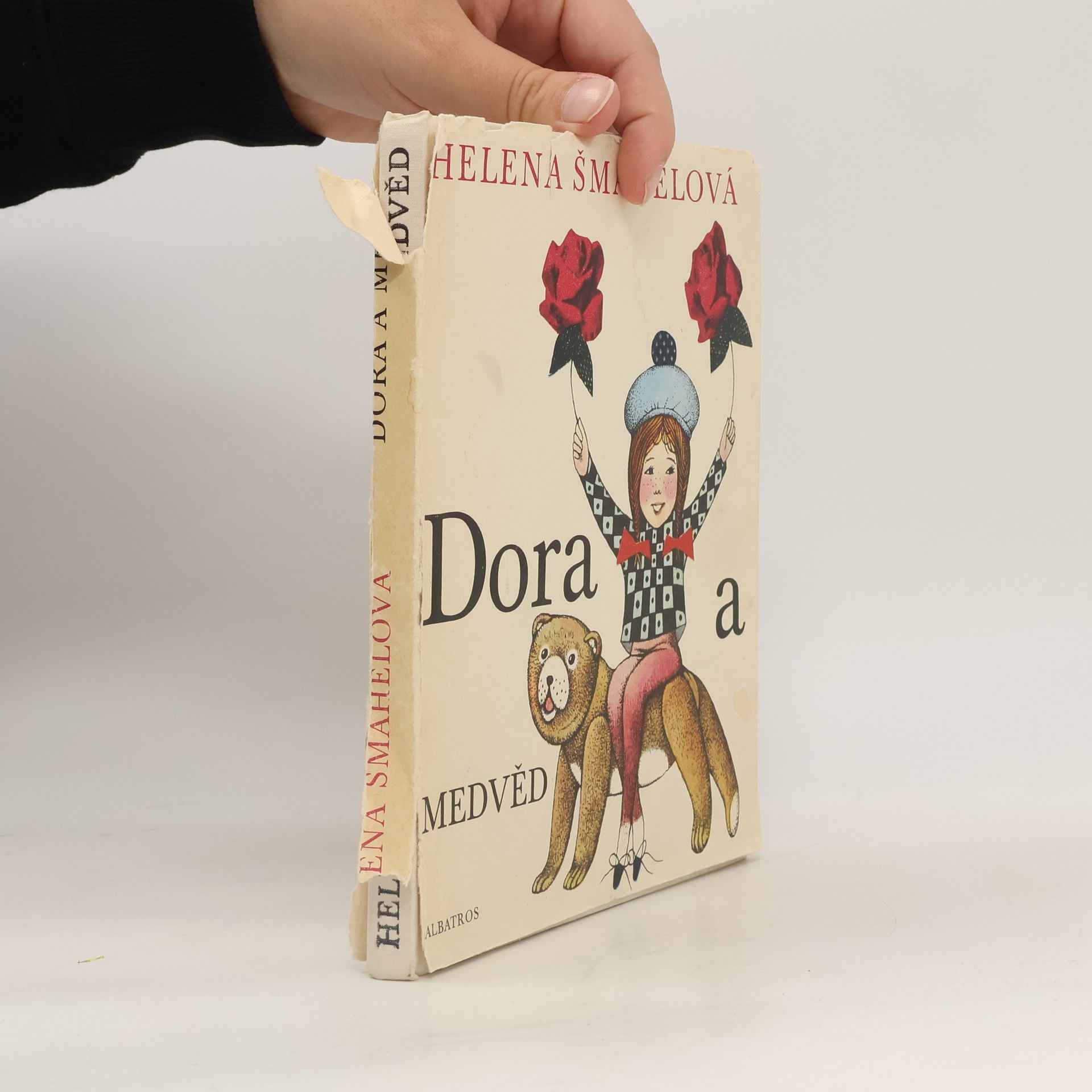 Helena Šmahelová Dora a medvěd