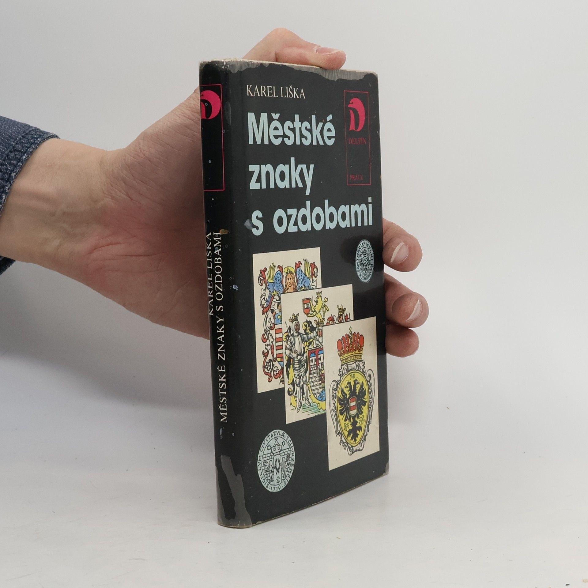 Karel Liška Městské znaky s ozdobami