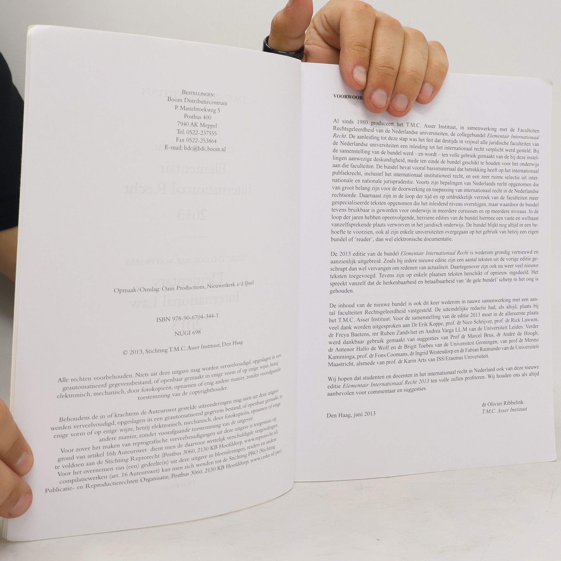 T.M.C. Asser Instituut Elementair Internationaal Recht / Elementary International Law 2013