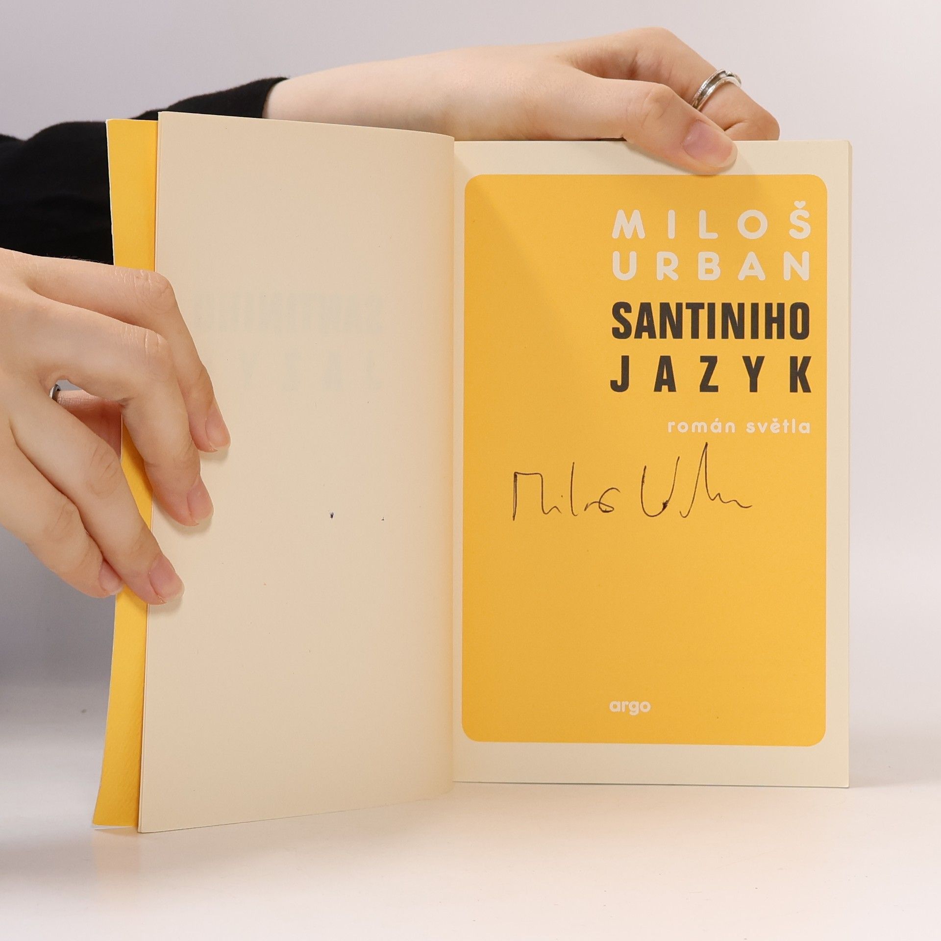 Miloš Urban Santiniho jazyk: Román světla