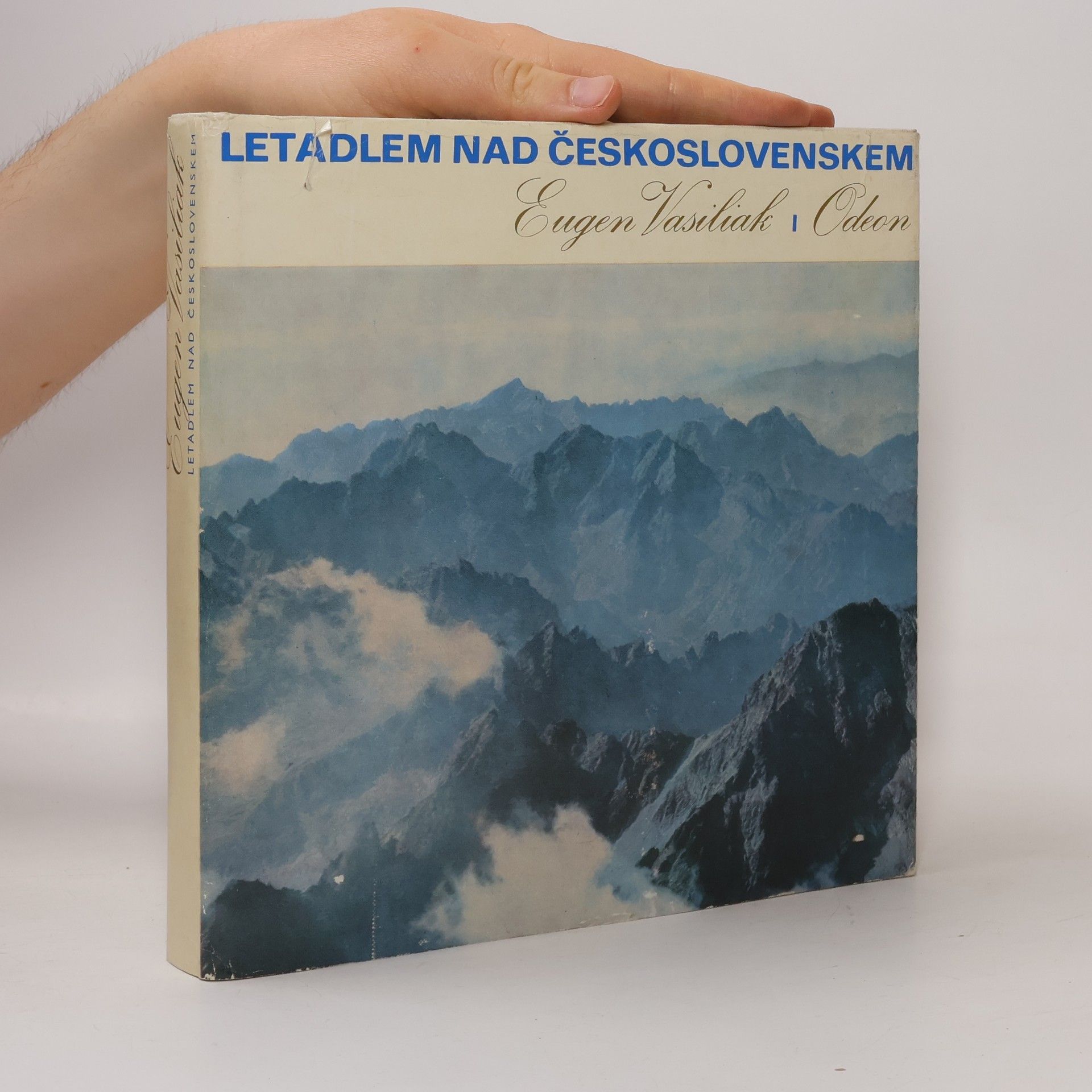 Eugen Vasiliak Letadlem nad Československem