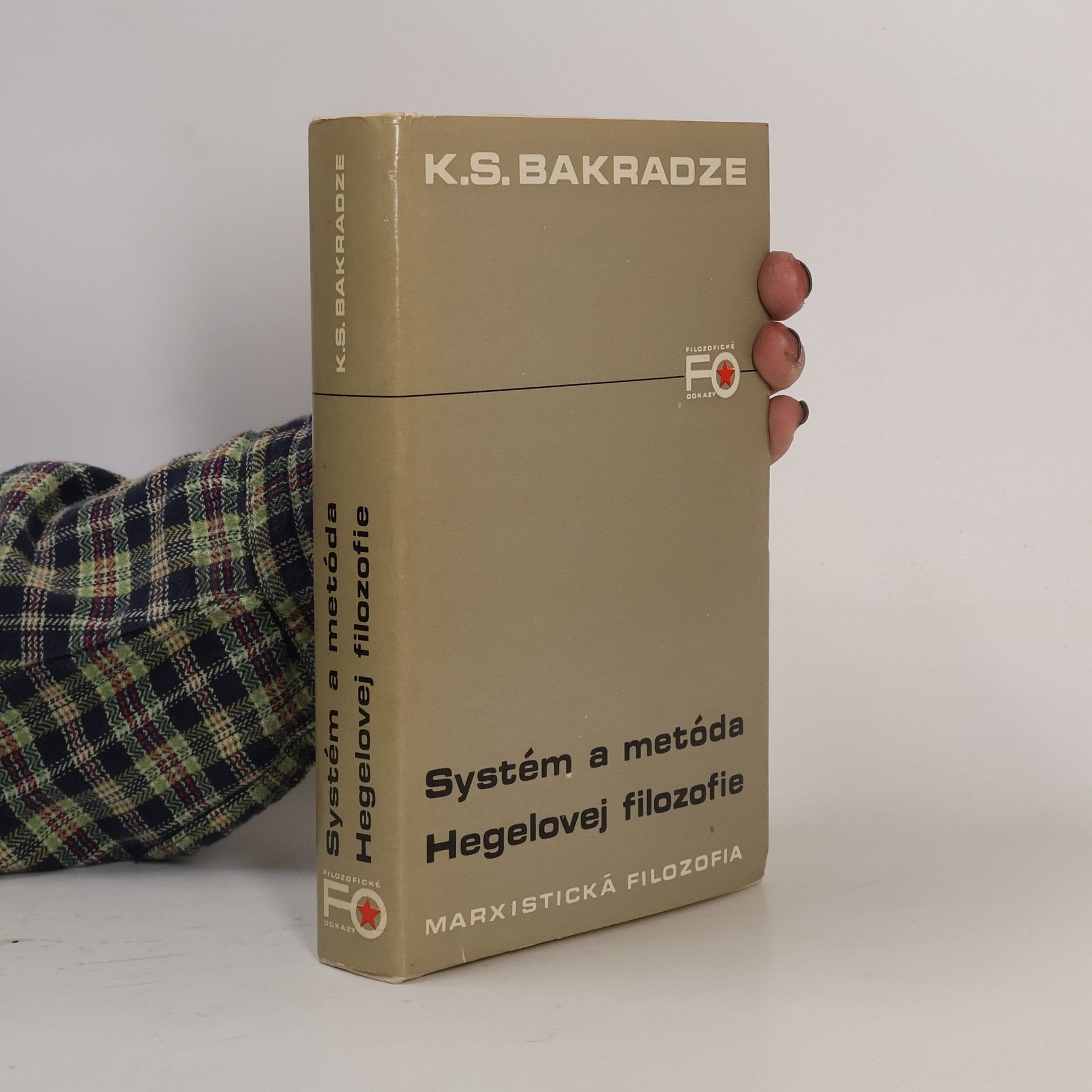 K. S. Bakradze Systém a metóda Hegelovej filozofie