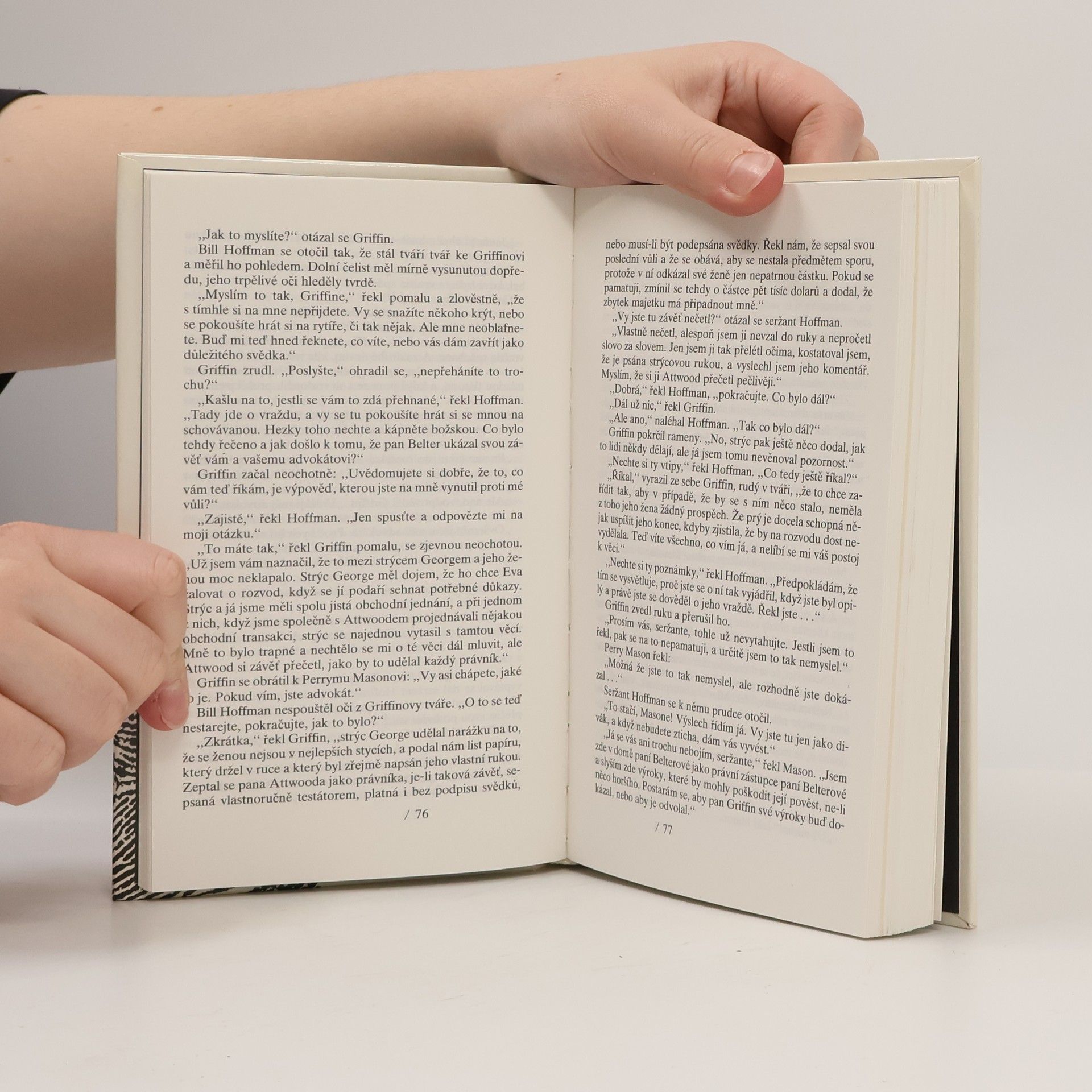 Erle Stanley Gardner Případ sametových drápků a Zamilované tety