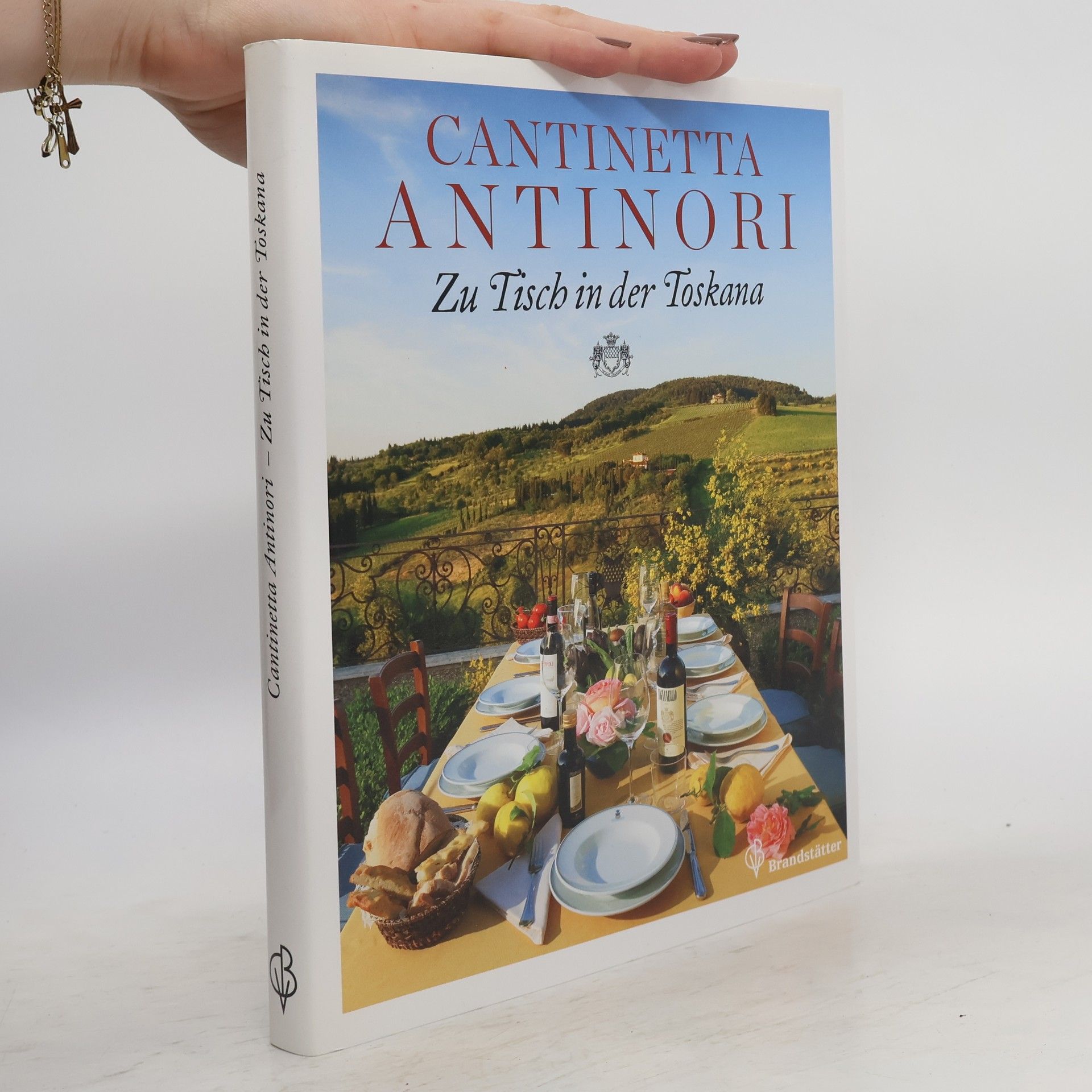 Salka Klos Cantinetta Antinori Zu Tisch in der Toskana