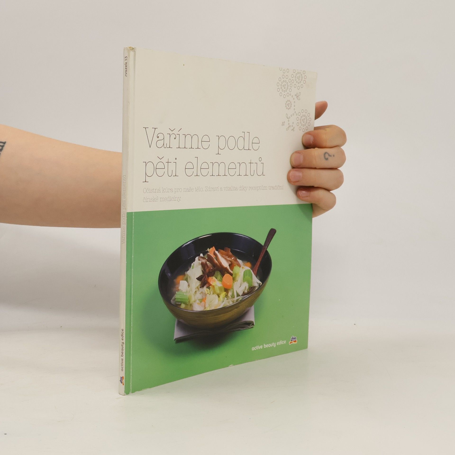 Collectif d'auteurs Vaříme podle pěti elementů