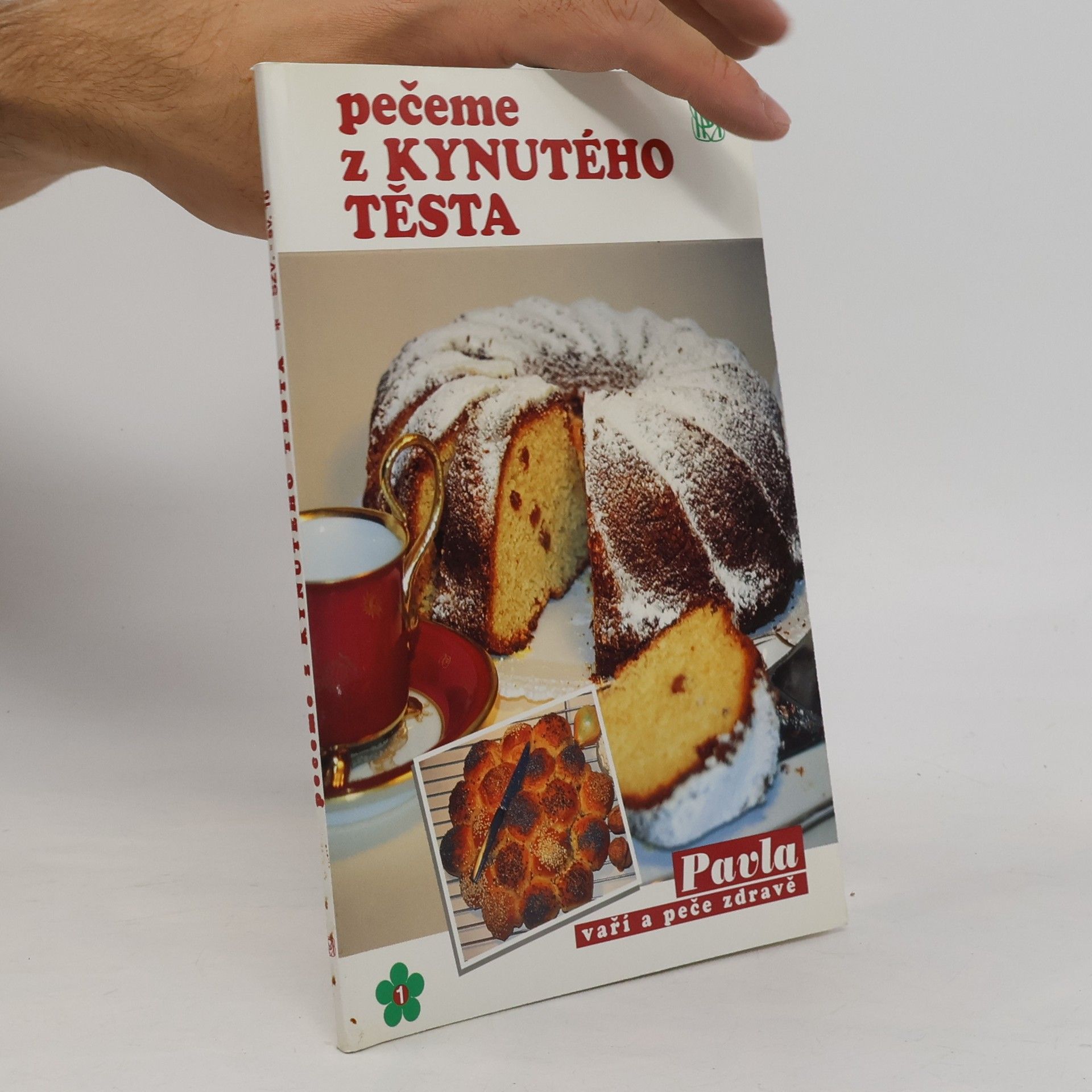 Pavla Momčilová Pečeme z kynutého těsta