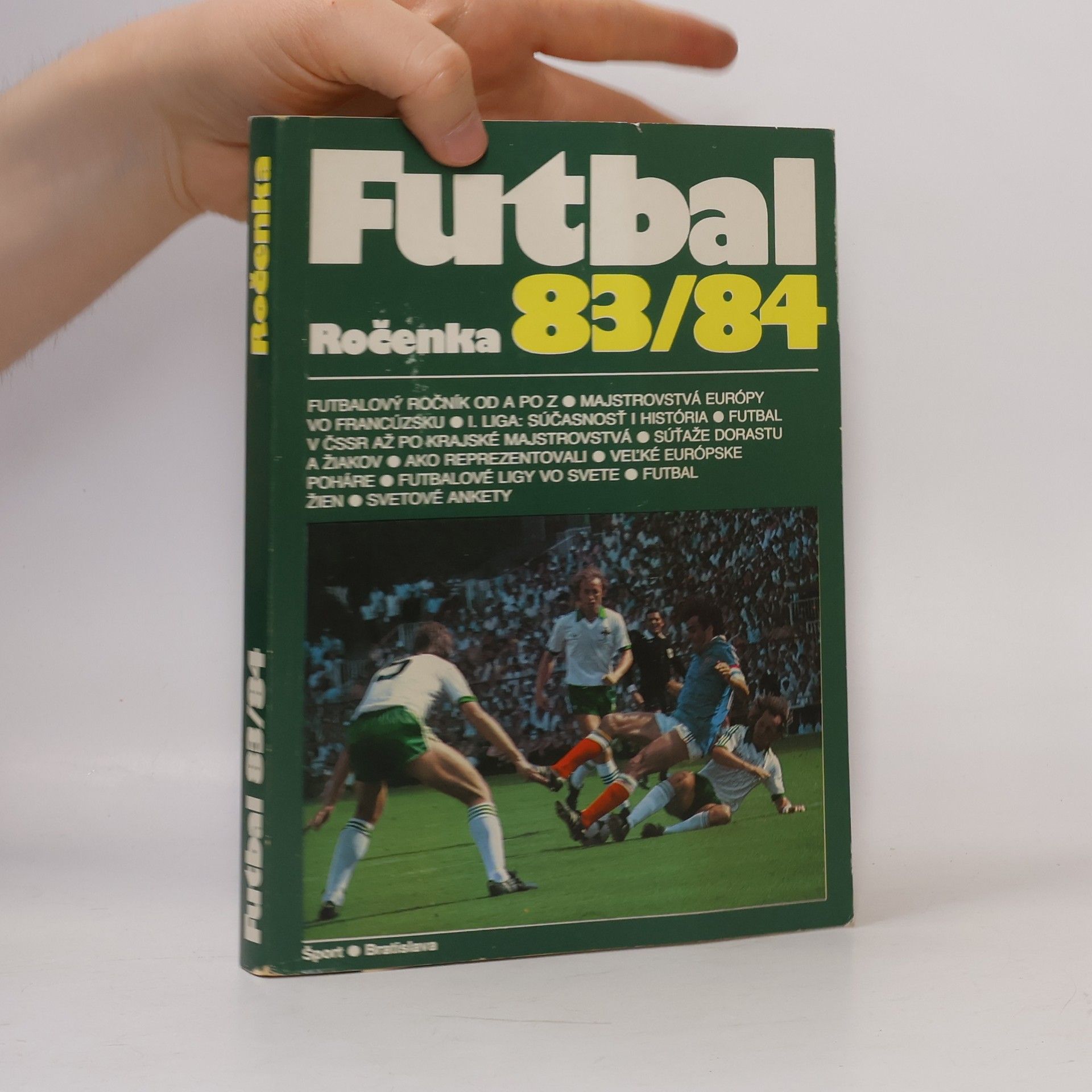Kolektív autorov Futbal: Ročenka 83/84