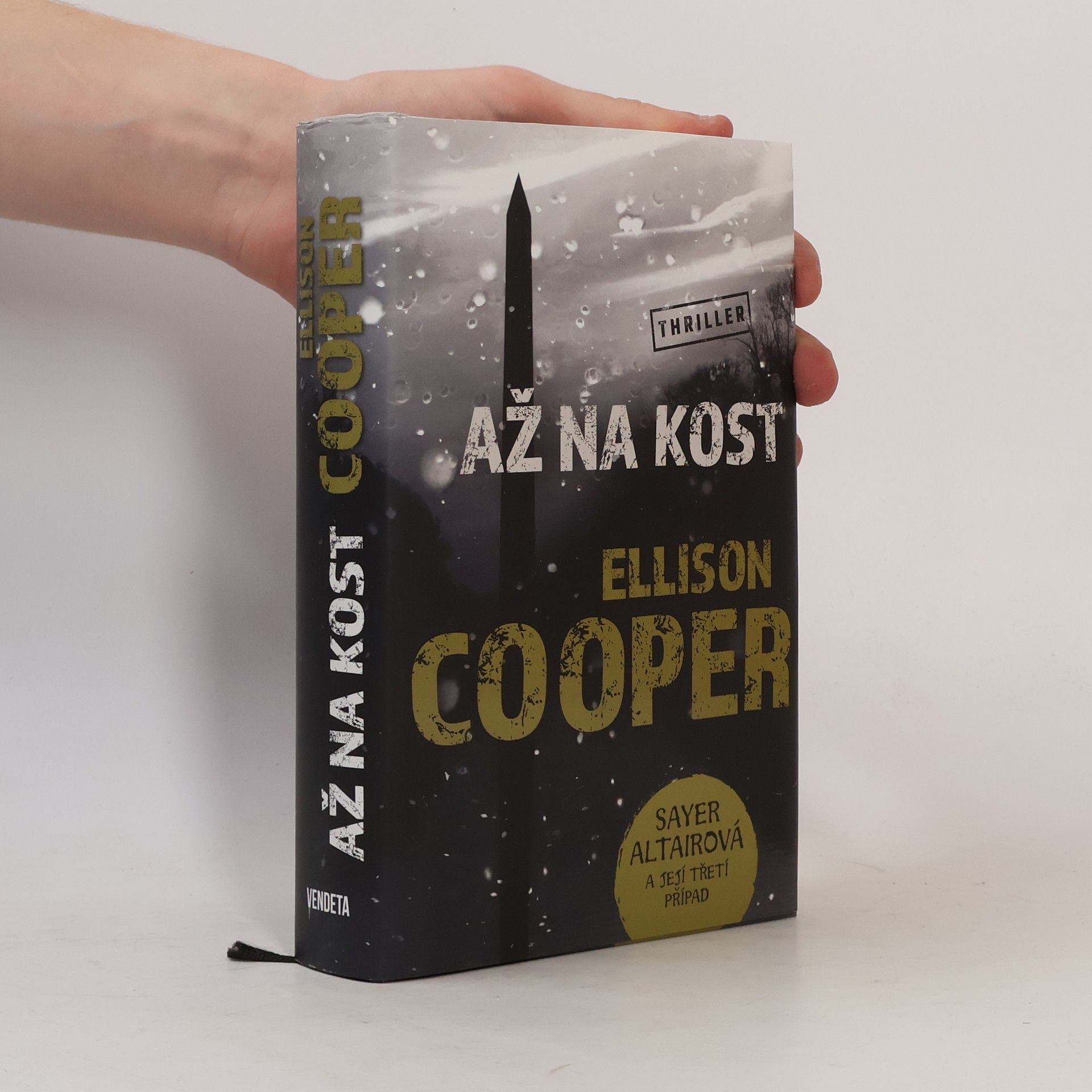 Ellison Cooper Až na kost