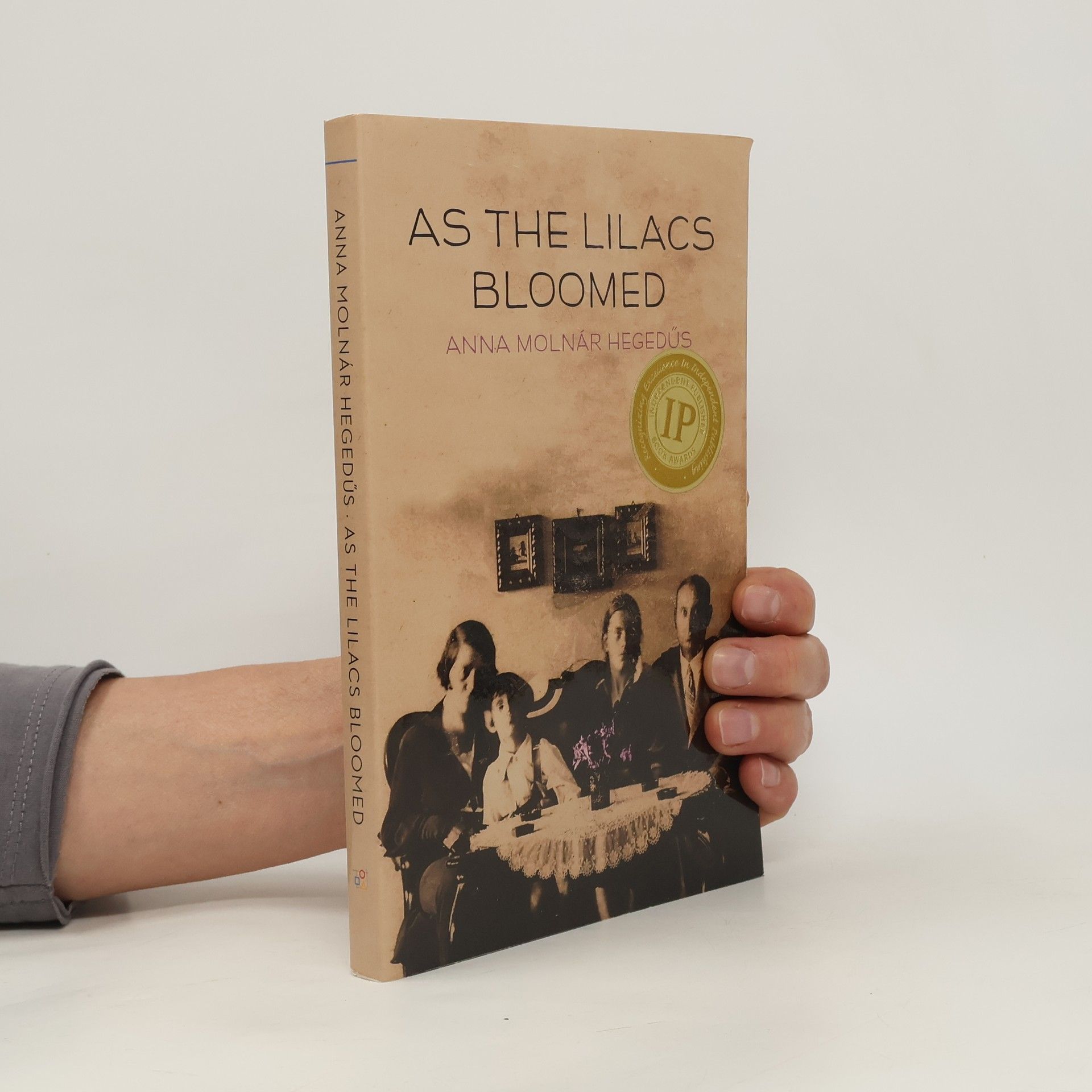 Anna Molnár Hegedűs The Azrieli Series of Holocaust Survivors Memoirs: As the Lilacs Bloomed