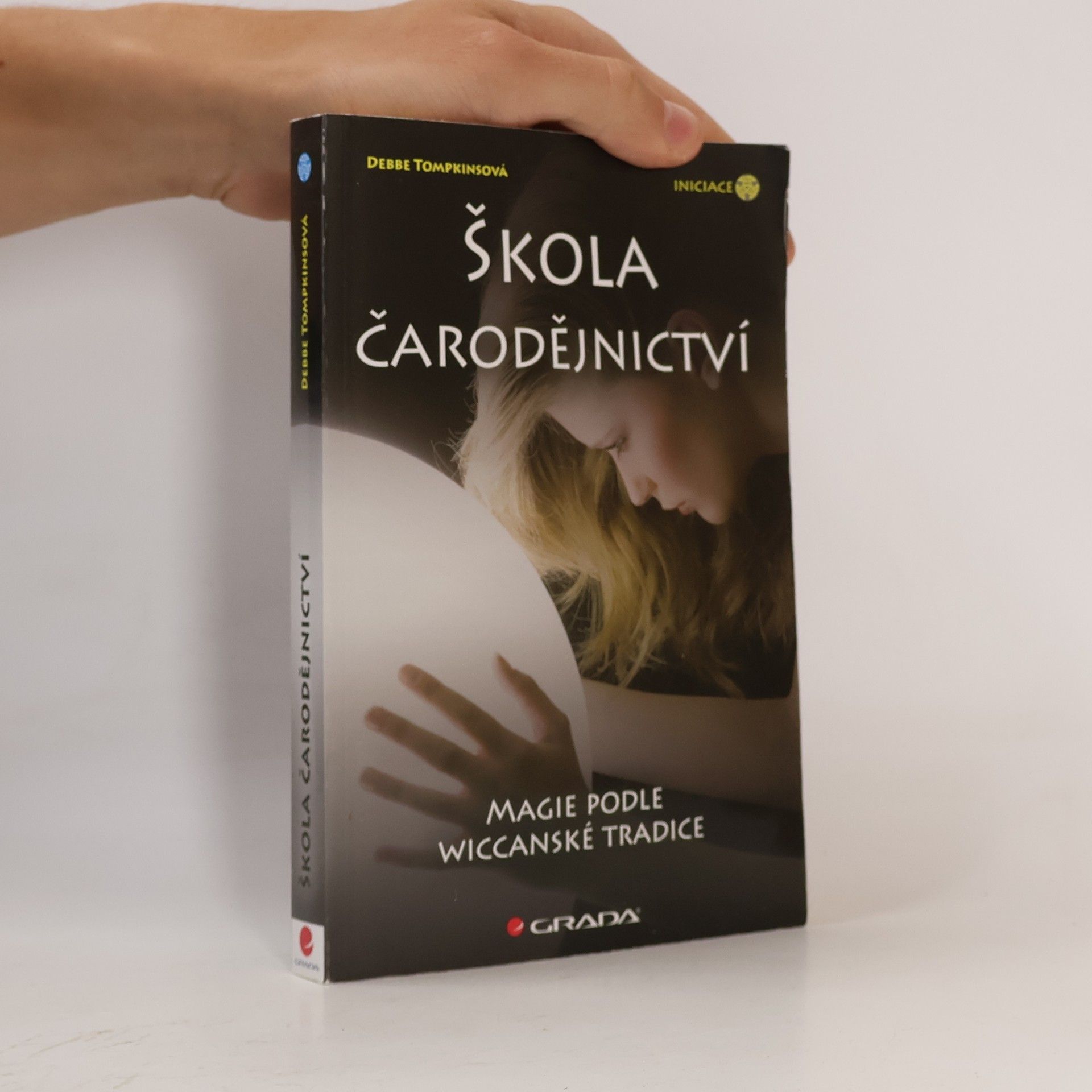 Debbe Tompkins Škola čarodějnictví