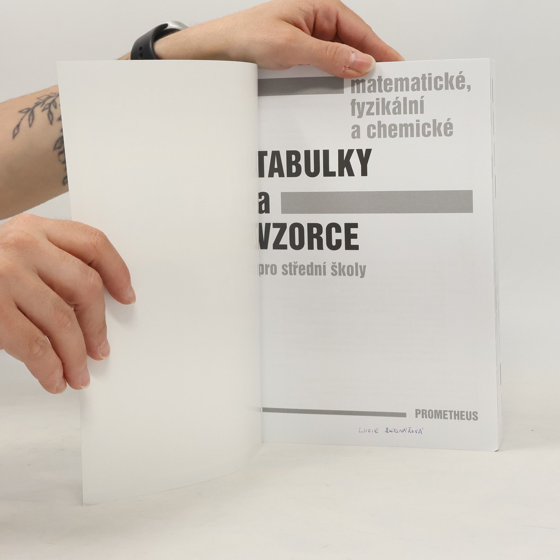 Jiří Mikulčák Matematické, fyzikální a chemické tabulky a vzorce pro střední školy