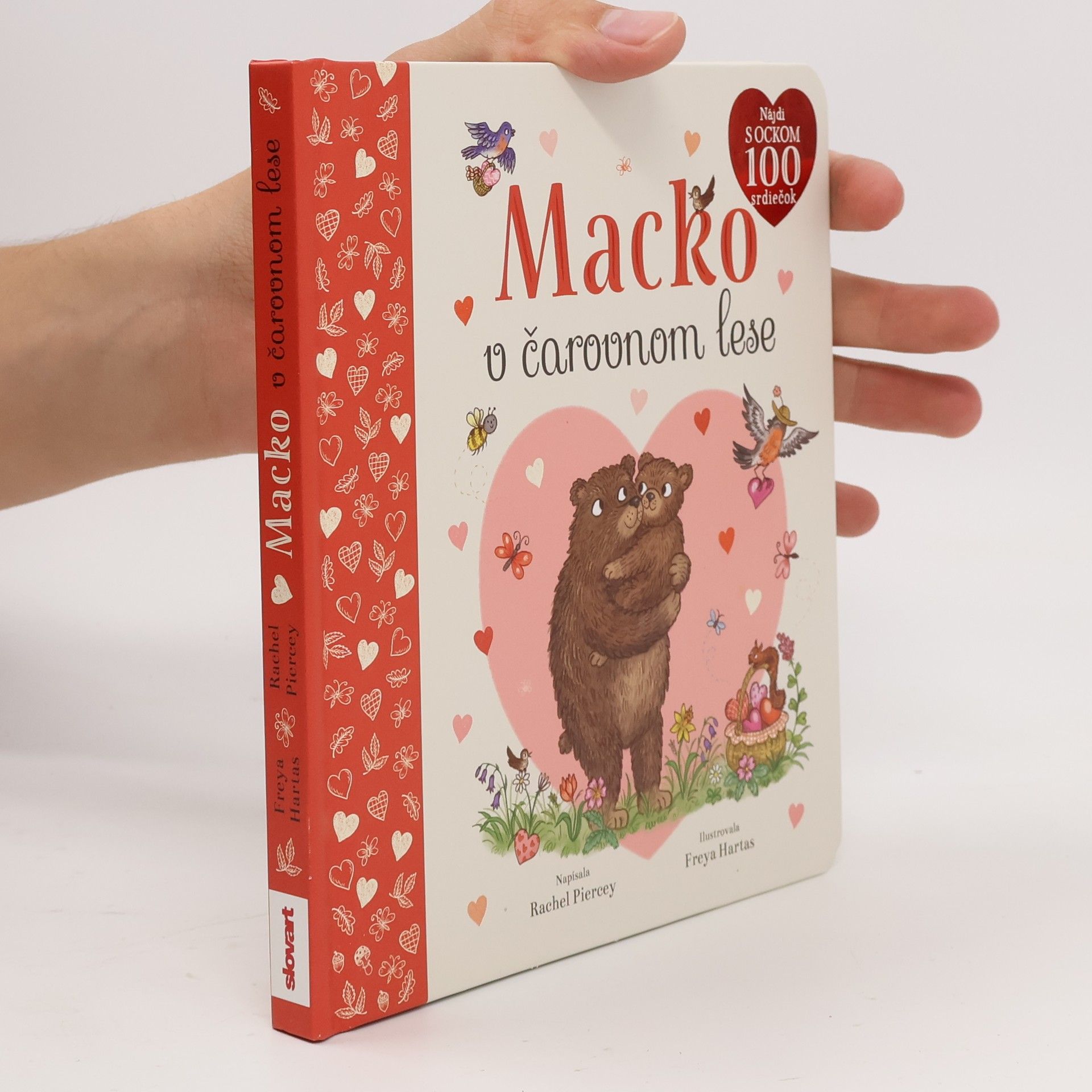 Rachel Piercey Macko v čarovnom lese