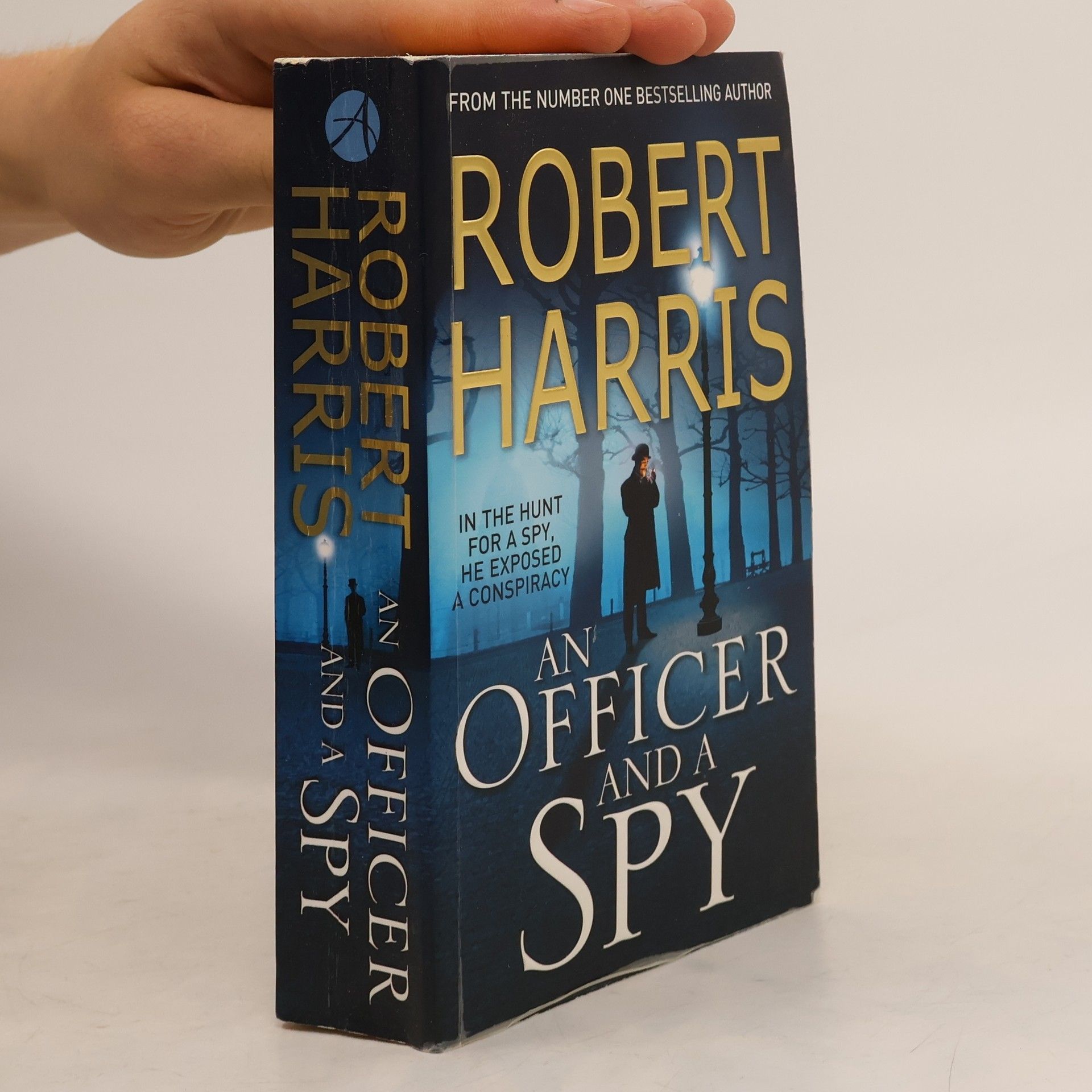 Robert Harris An officer and a spy