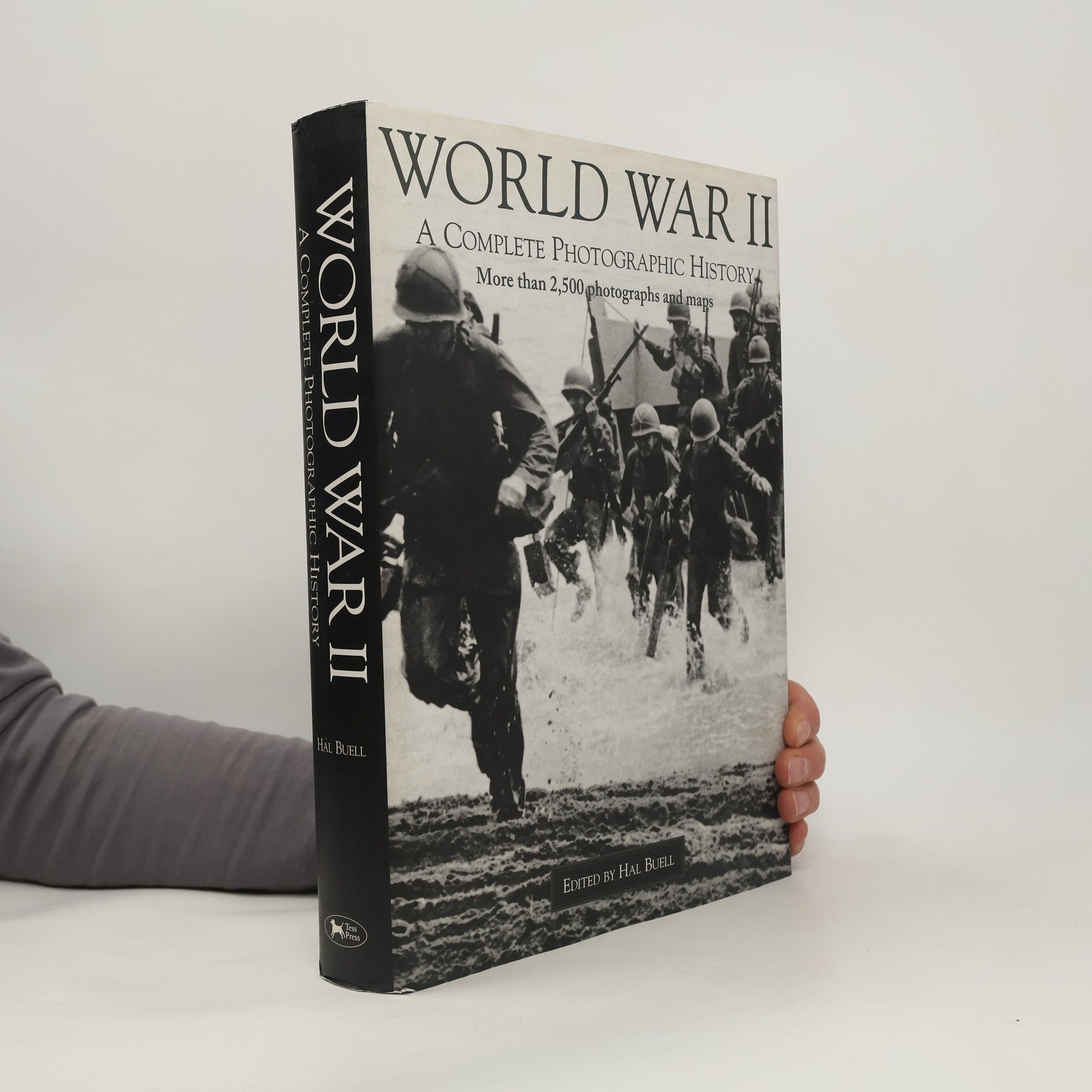 Autorenkollektiv World War II. A Complete Pictographic History