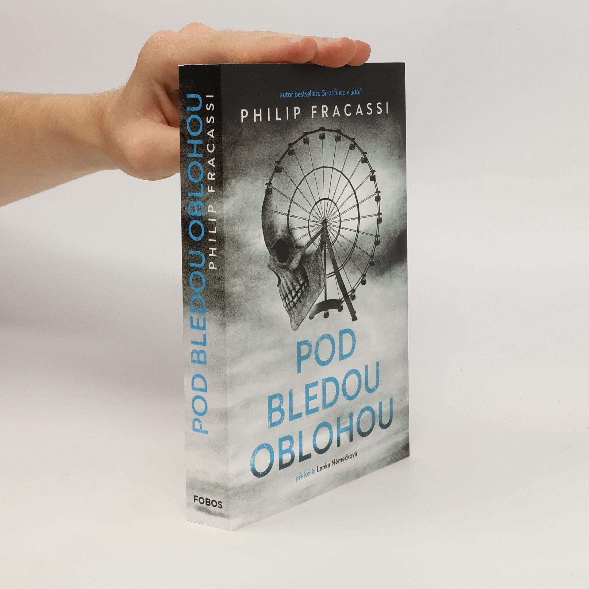 Philip Fracassi Pod bledou oblohou