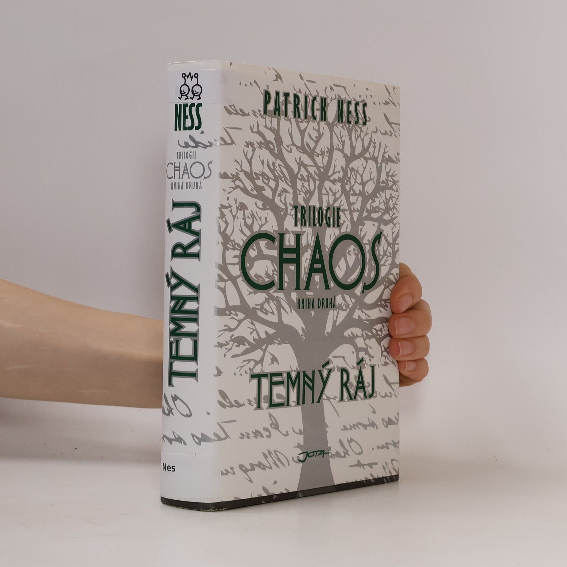 Patrick Ness Chaos. Temný ráj