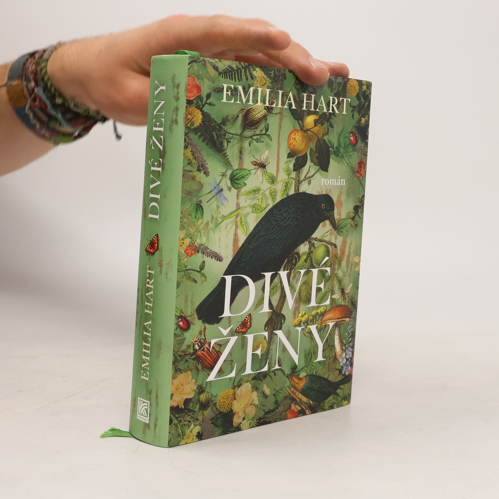 Emilia Hart Divé ženy