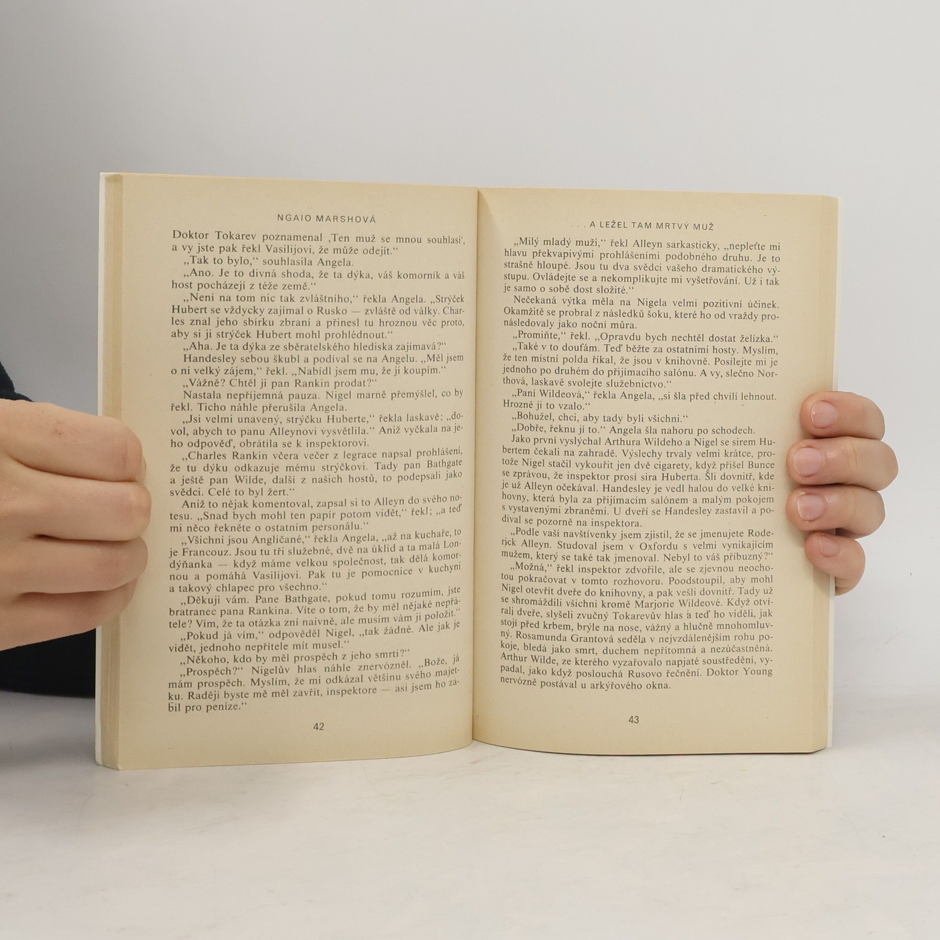 Ngaio Marsh ...a ležel tam mrtvý muž