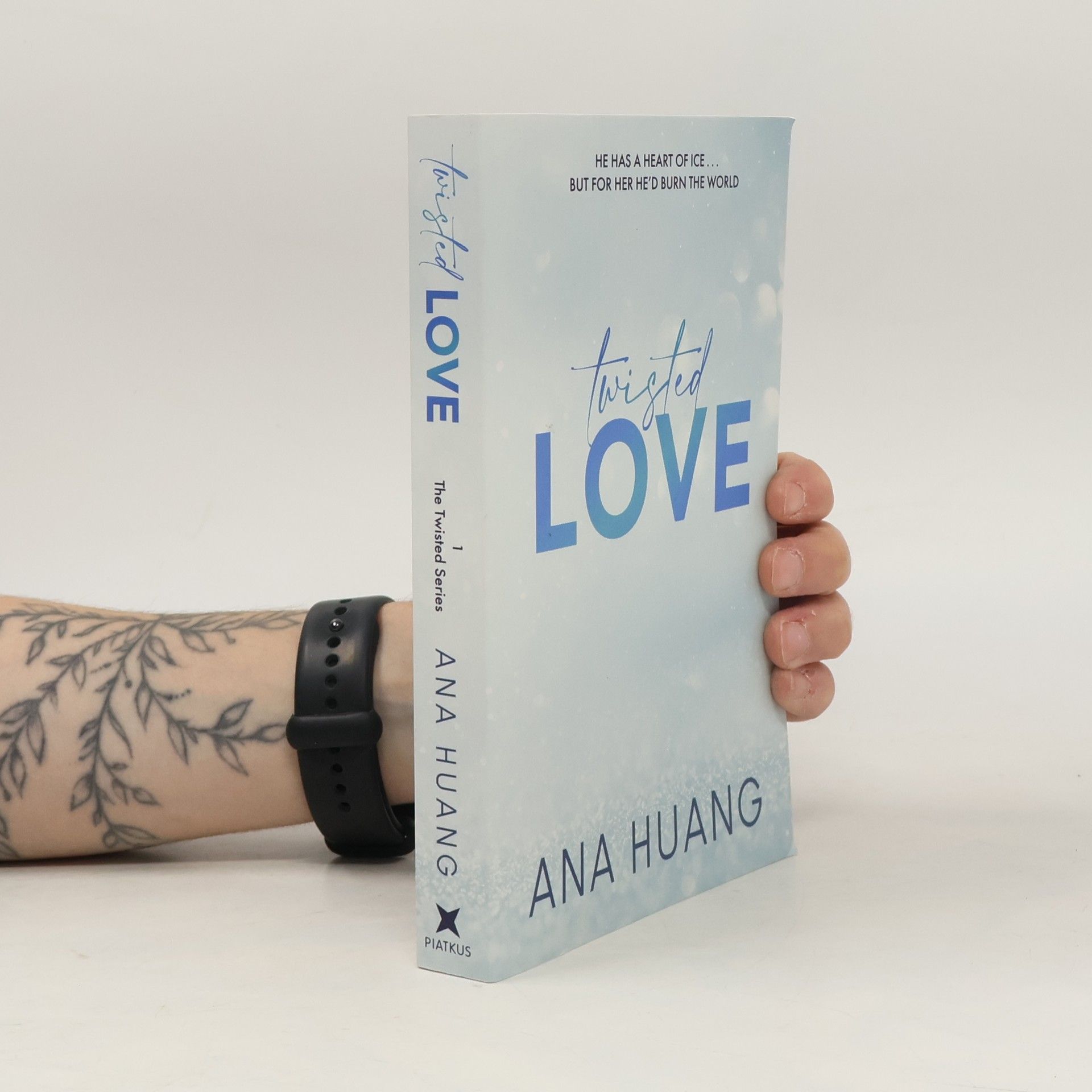 Ana Huang Twisted love. Twisted book one