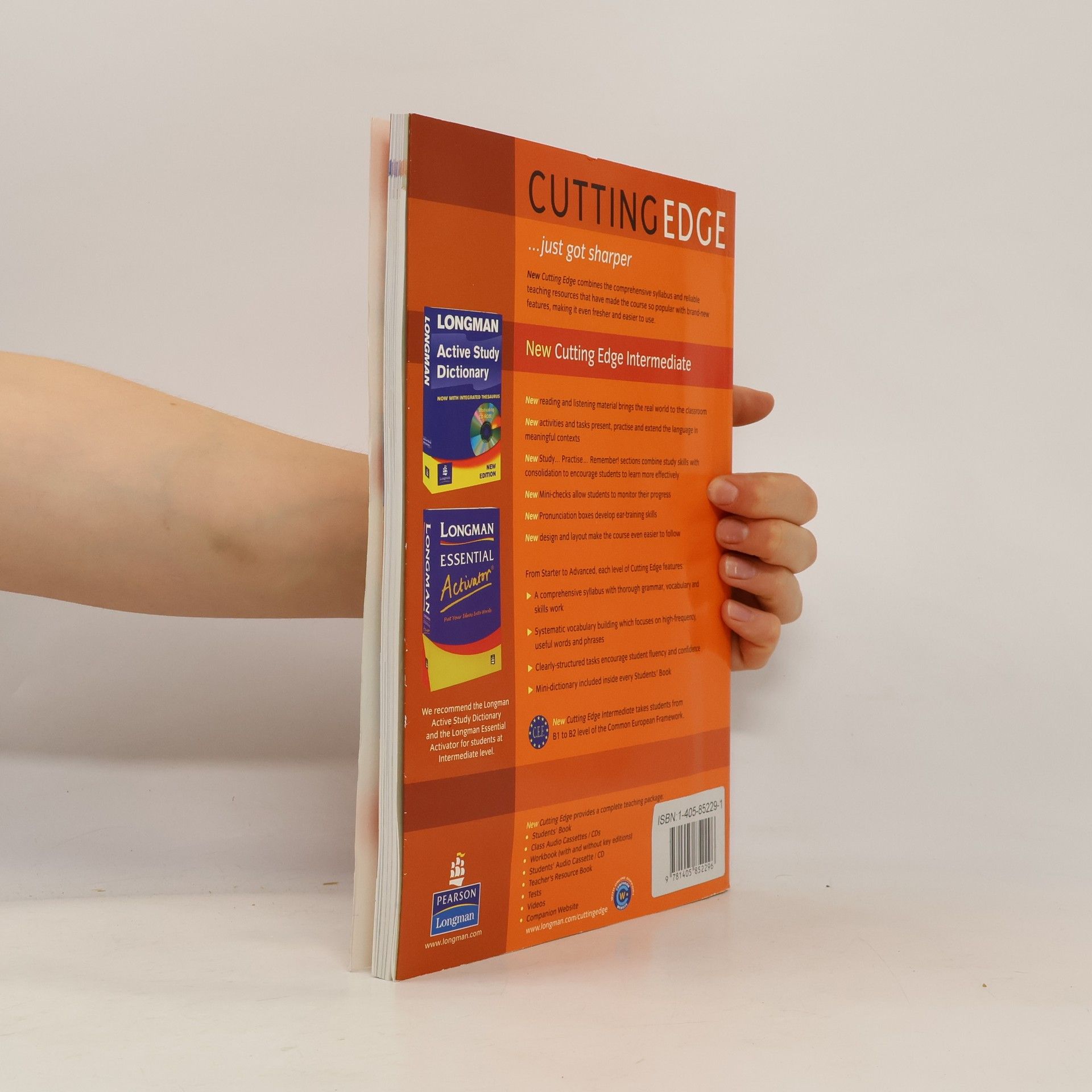 Kolektiv autorů New Cutting Edge. Intermediate Student's Book